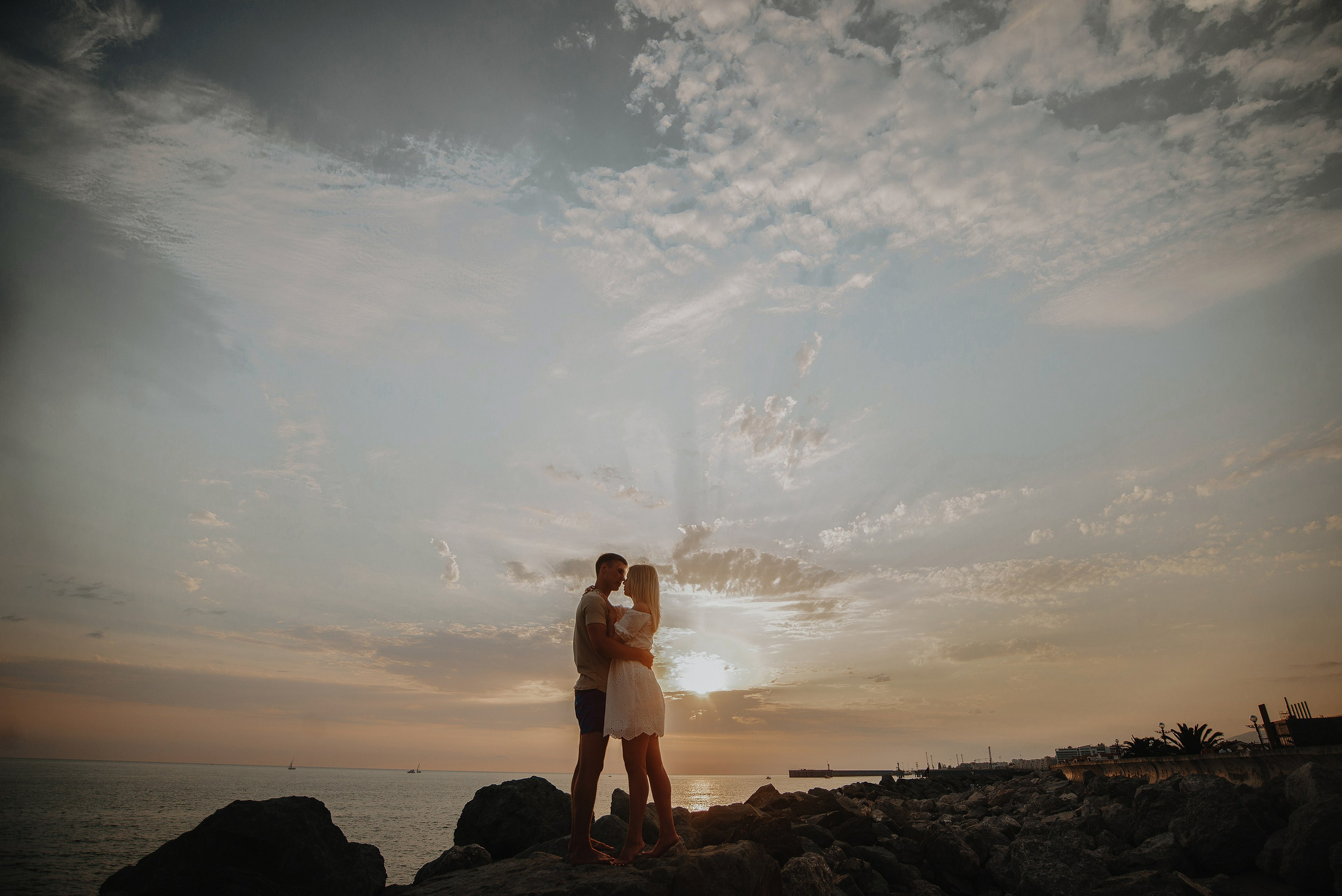 Love Story в Адлере, Сириусе. Фотограф в Адлере, Сириусе, Красной Поляне — лавстори, семейные и индивидуальные фотосессии