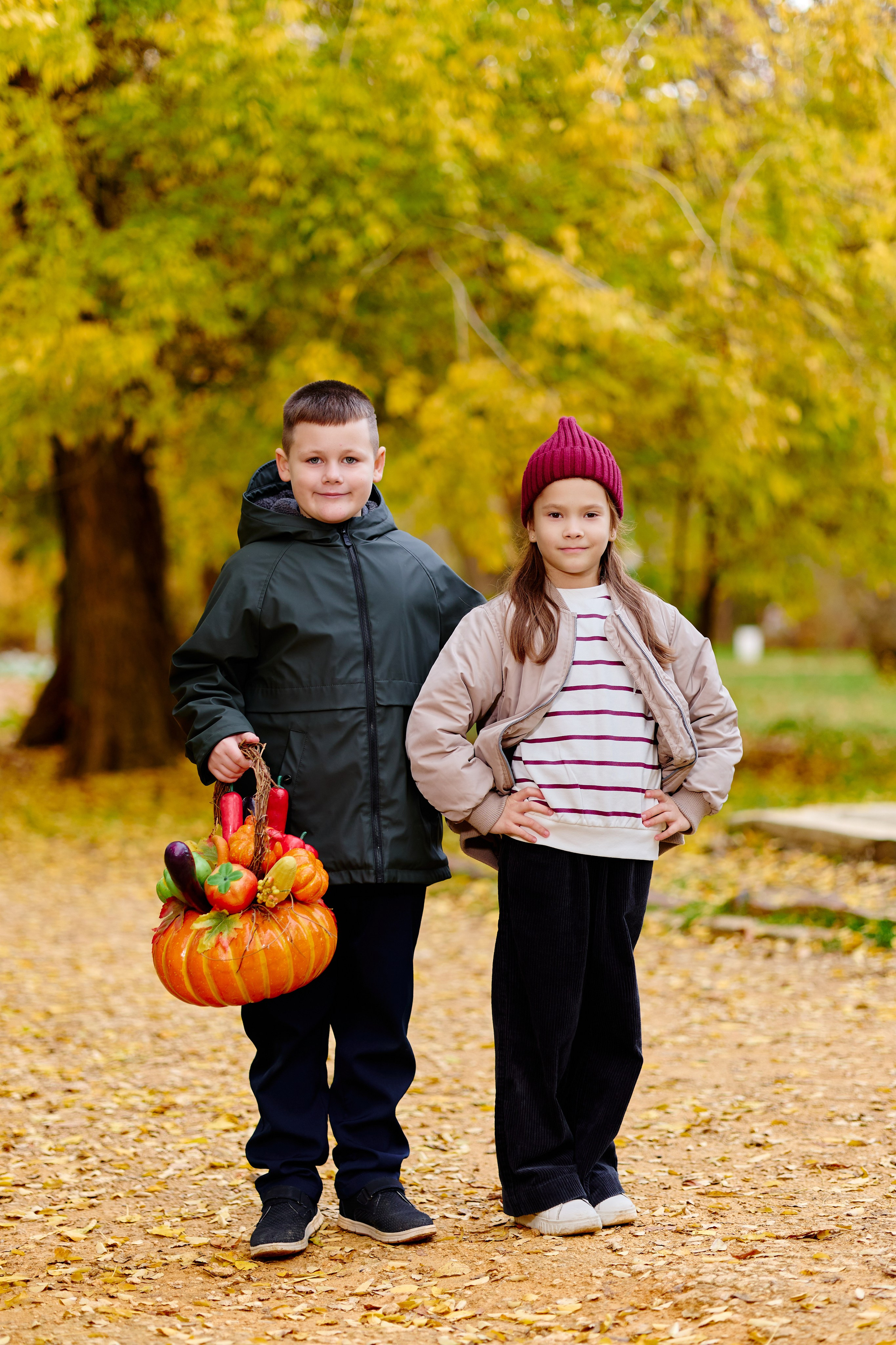 Прогулка в парке классом. Фотограф Выпускные альбомы Таганрог Сергей Коробченко