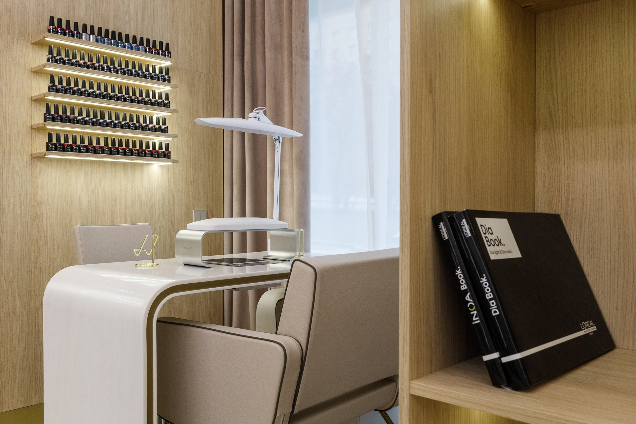 Фотограф для интерьерной съемки салонов красоты. КонТайм: профессиональная съемка для организаций