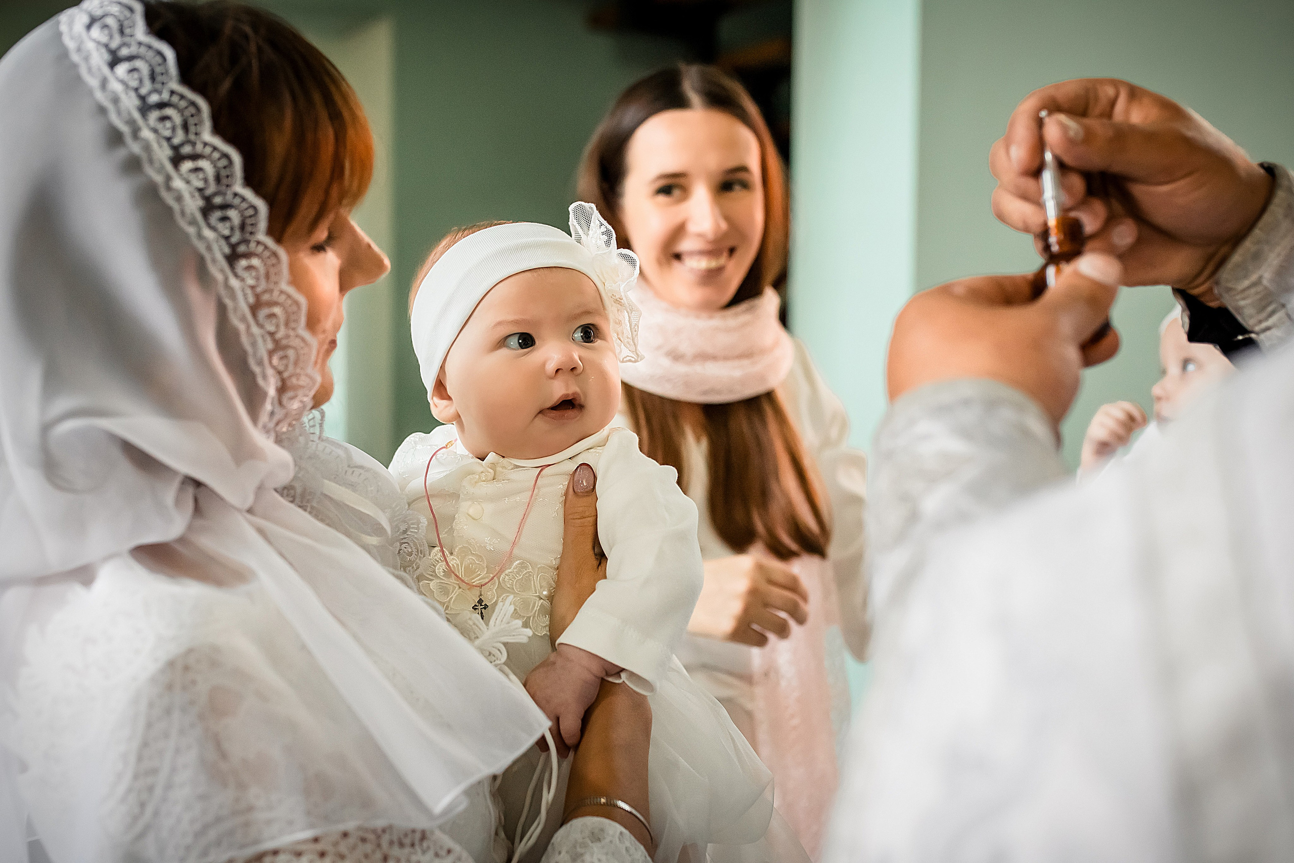 Крещение Милании и Эмилии