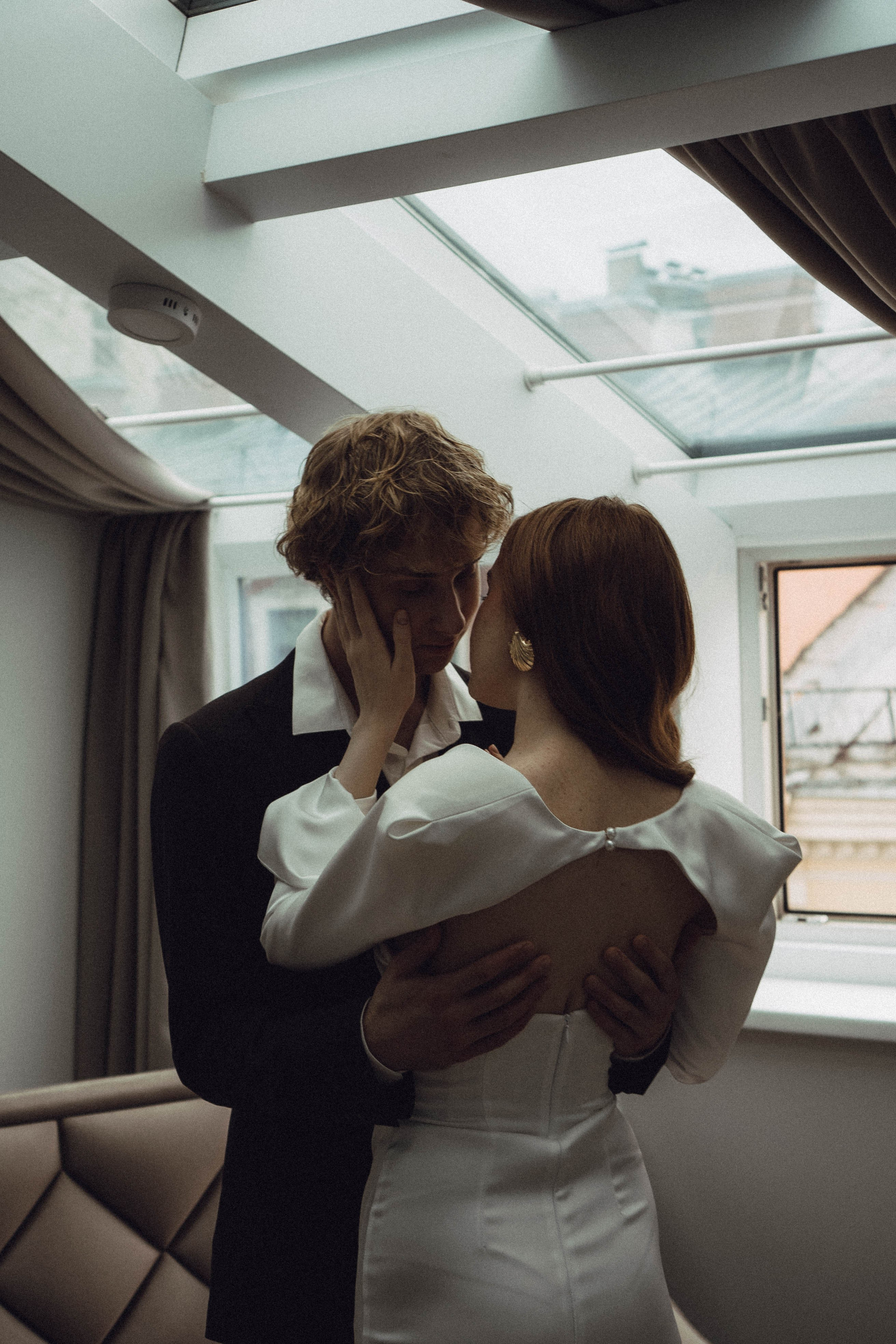 СВАДЕБНАЯ СЬЕМКА В ОТЕЛЕ. СБОРЫ ЖЕНИХА И НЕВЕСТЫ И ТАКЖЕ ТОР И ПОДГОТОВКА К ПРОГУЛКЕ. Профессиональный фотограф, Санкт-Петербург — Виктория Богомолова