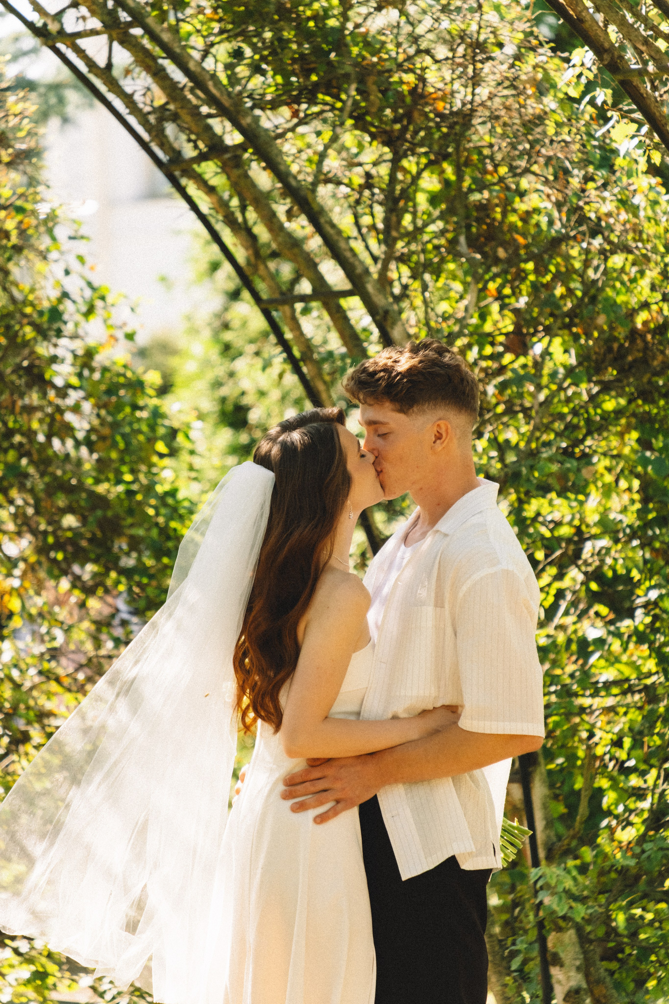 СВАДЕБНАЯ СЬЕМКА В ПЕТЕРГОФЕ И СЬЕМКА РЕПОРТАЖА В ЗАГСЕ ПЕТЕРГОФА. Профессиональный фотограф, Санкт-Петербург — Виктория Богомолова