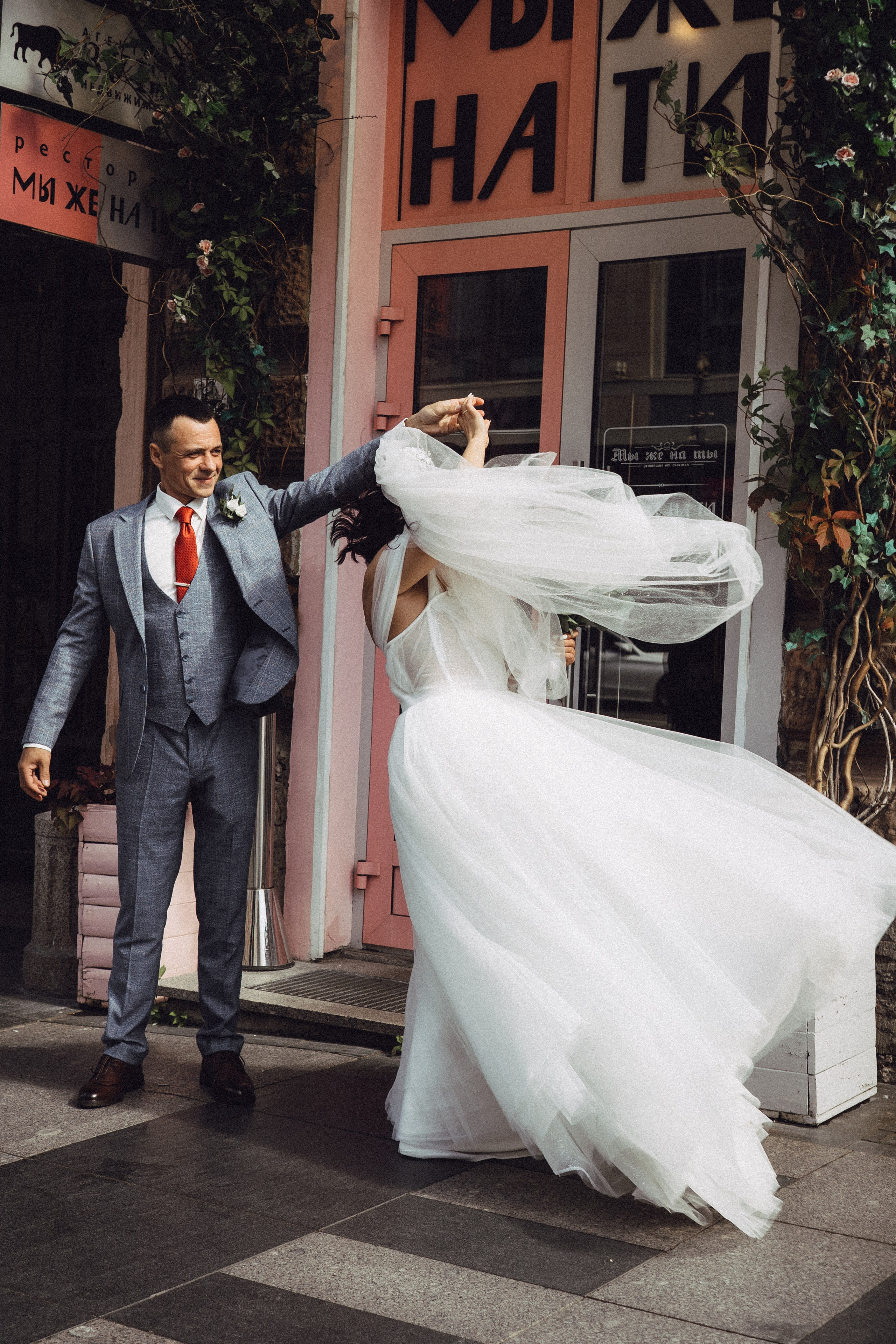 СВАДЕБНАЯ ПРОГУЛКА РЕСТОРАН МЫ ЖЕ НА ТЫ И ФОТОСЕССИИЯ С АВТОМОБИЛЕМ. Профессиональный фотограф, Санкт-Петербург — Виктория Богомолова