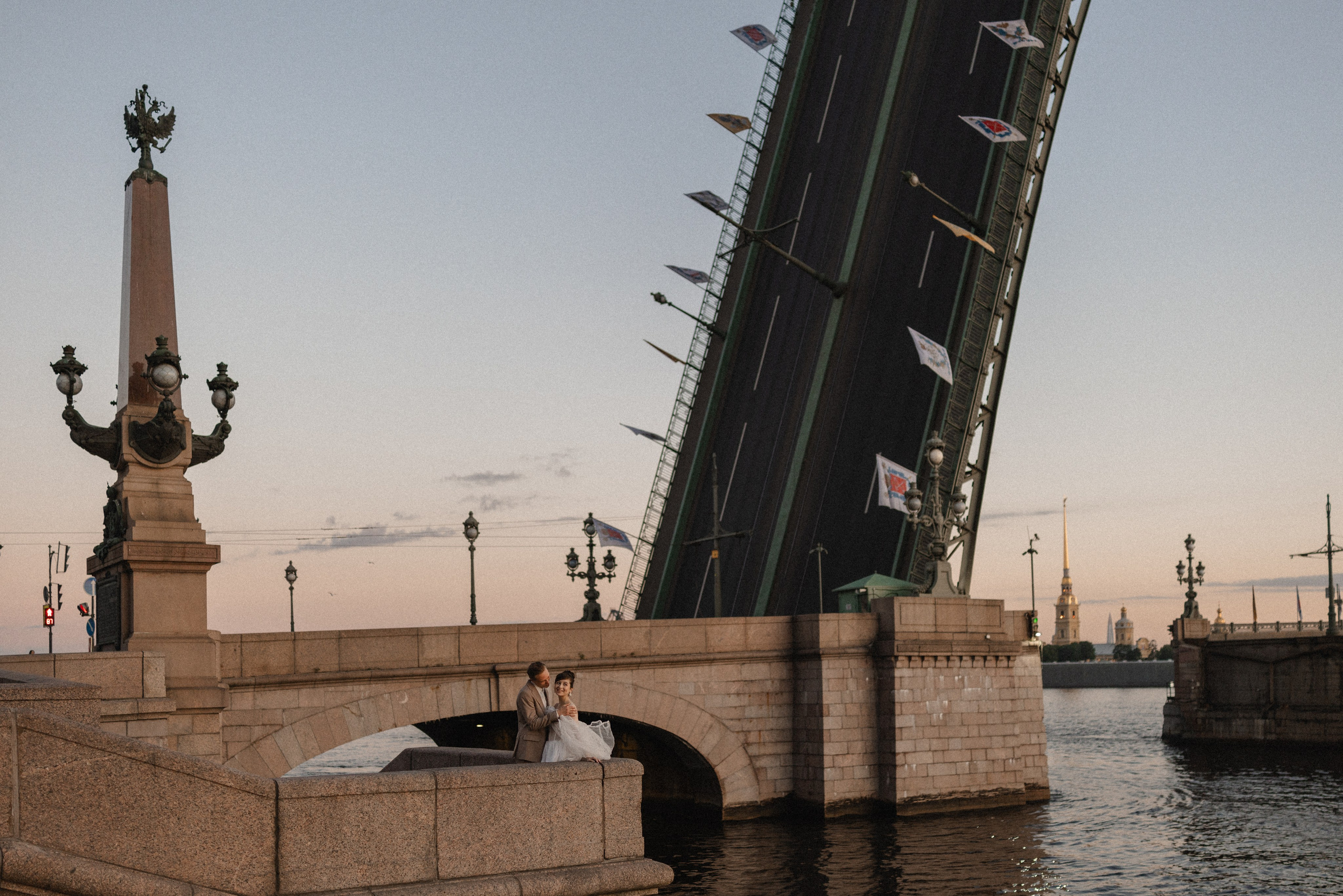 Мосты на рассвете. Юлия Анисимова — свадебный и семейный фотограф в Санкт-Петербурге
