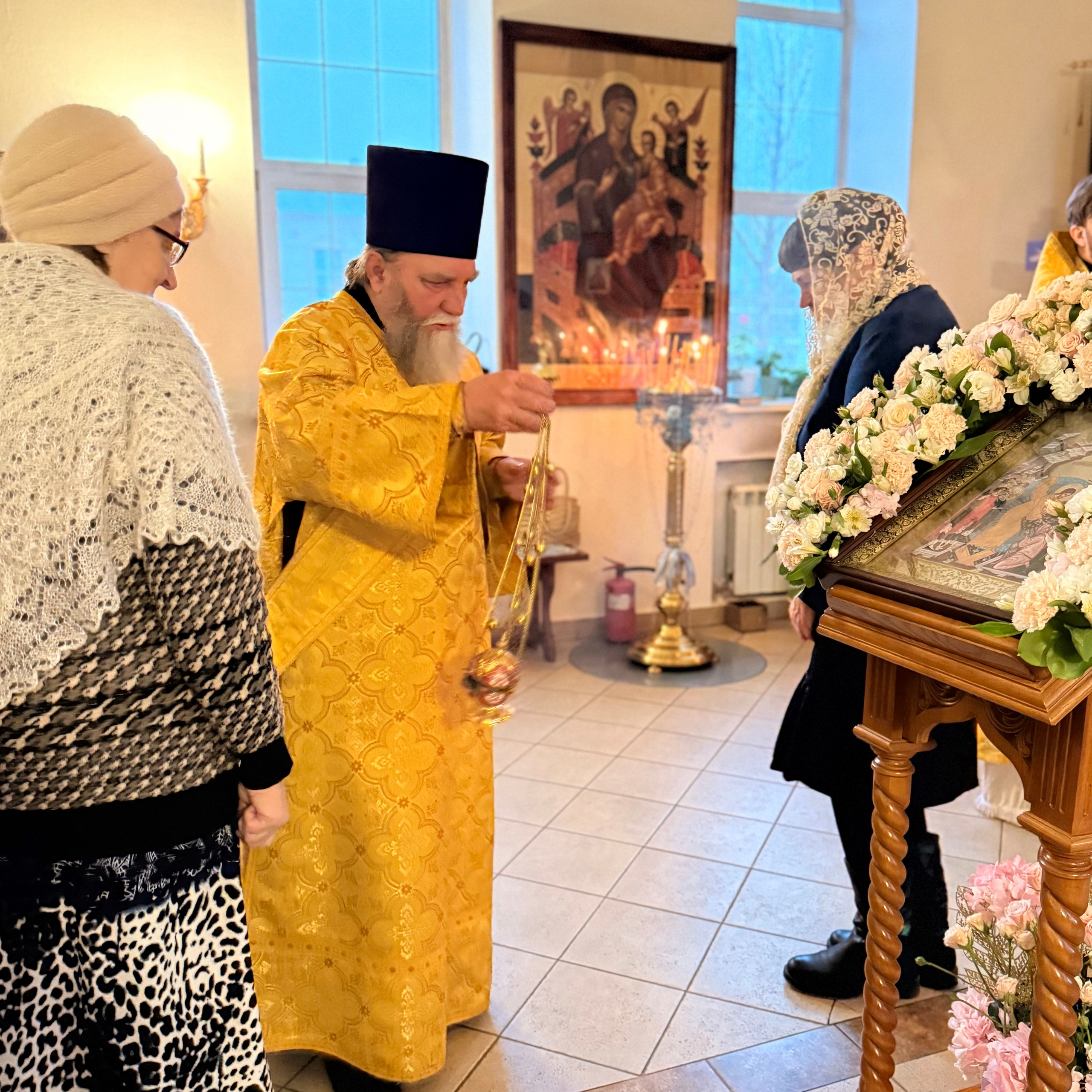 Божественная литургия в храме Нечаянной Радости. Саратовское Юго-Западное благочиние