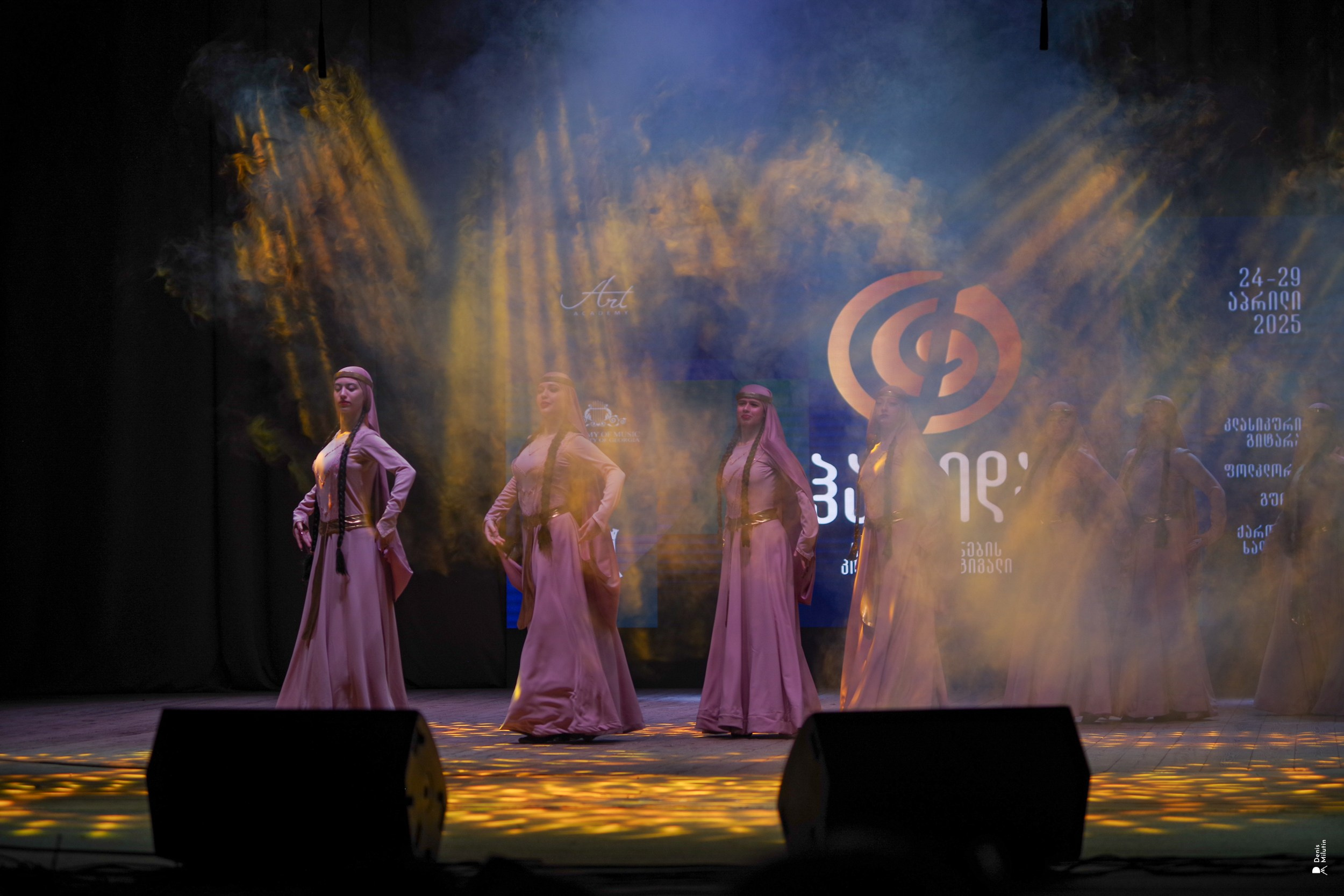 Танцы в Хоби. Портретный фотограф Денис Милютин