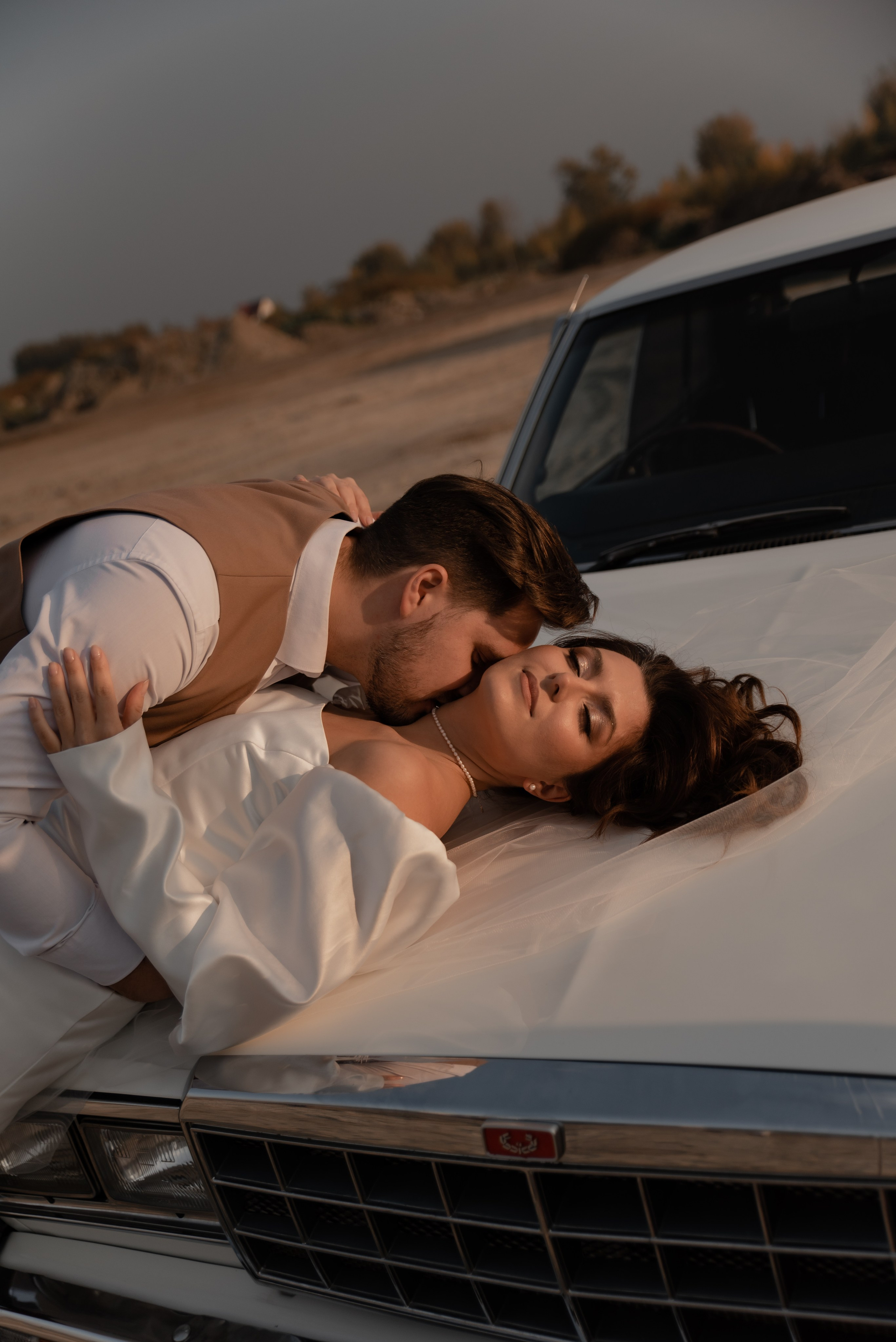 Алена и Женя, съемка с ретро машиной (съемка в рамках моего Воркшопа). Свадебный фотограф Тюмень Анастасия Битная