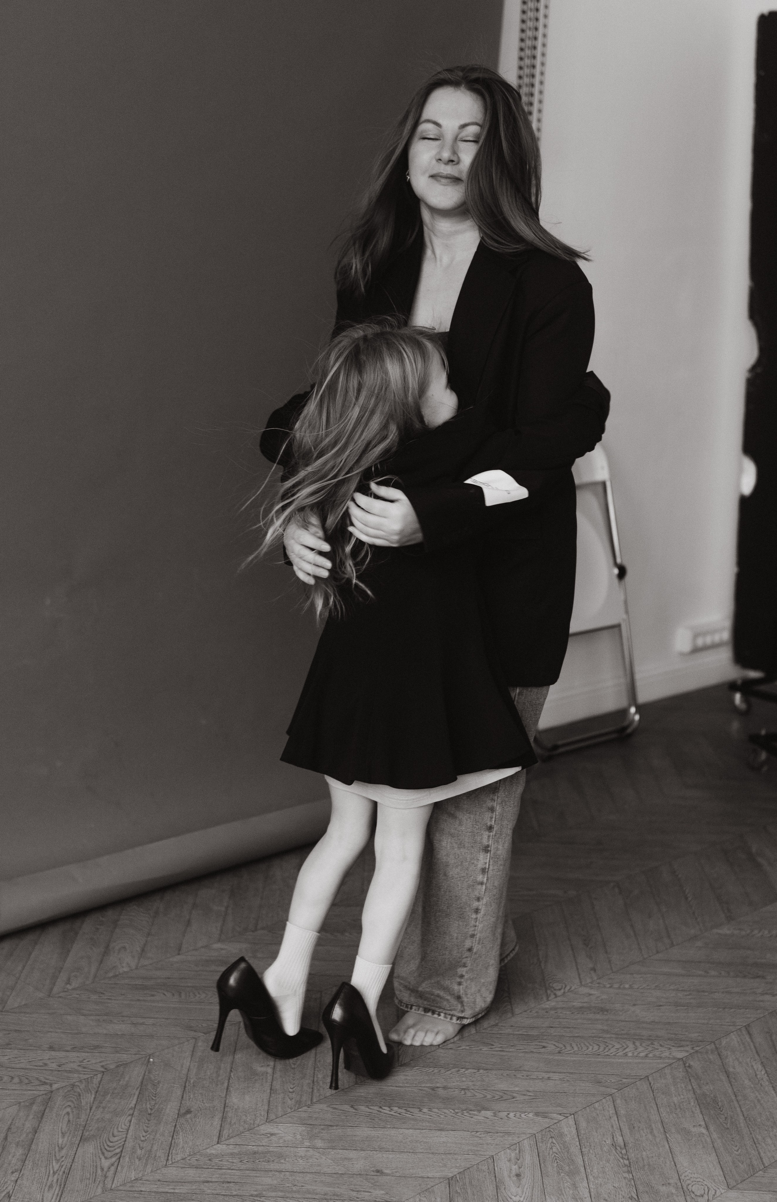 Студийная фотосессия материнства. Семейный, ньюборн фотограф, фотограф на роды в Москве, Виктория Тюльдюкова