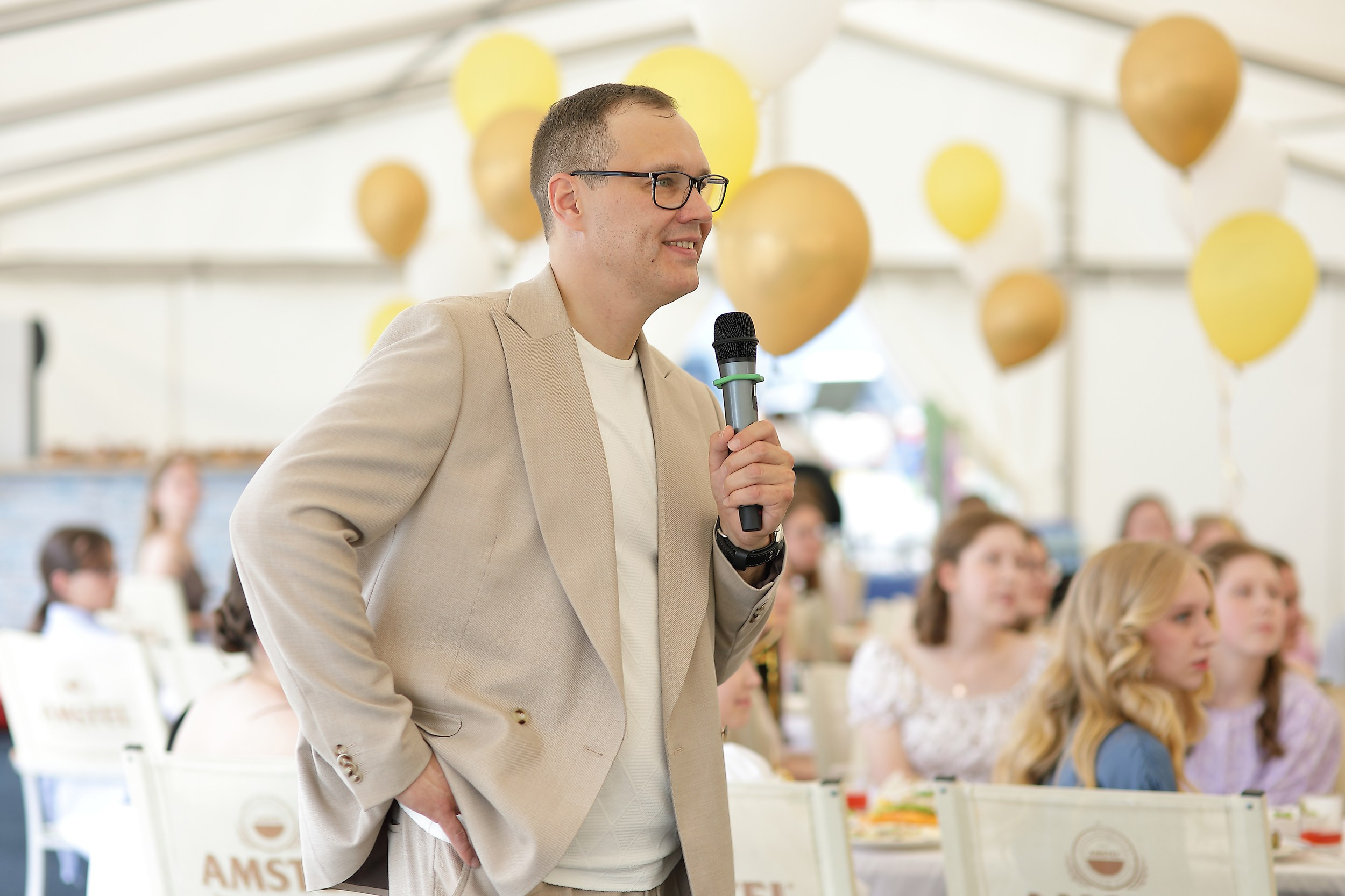 ведущий выпускного антон прохоров екатеринбург