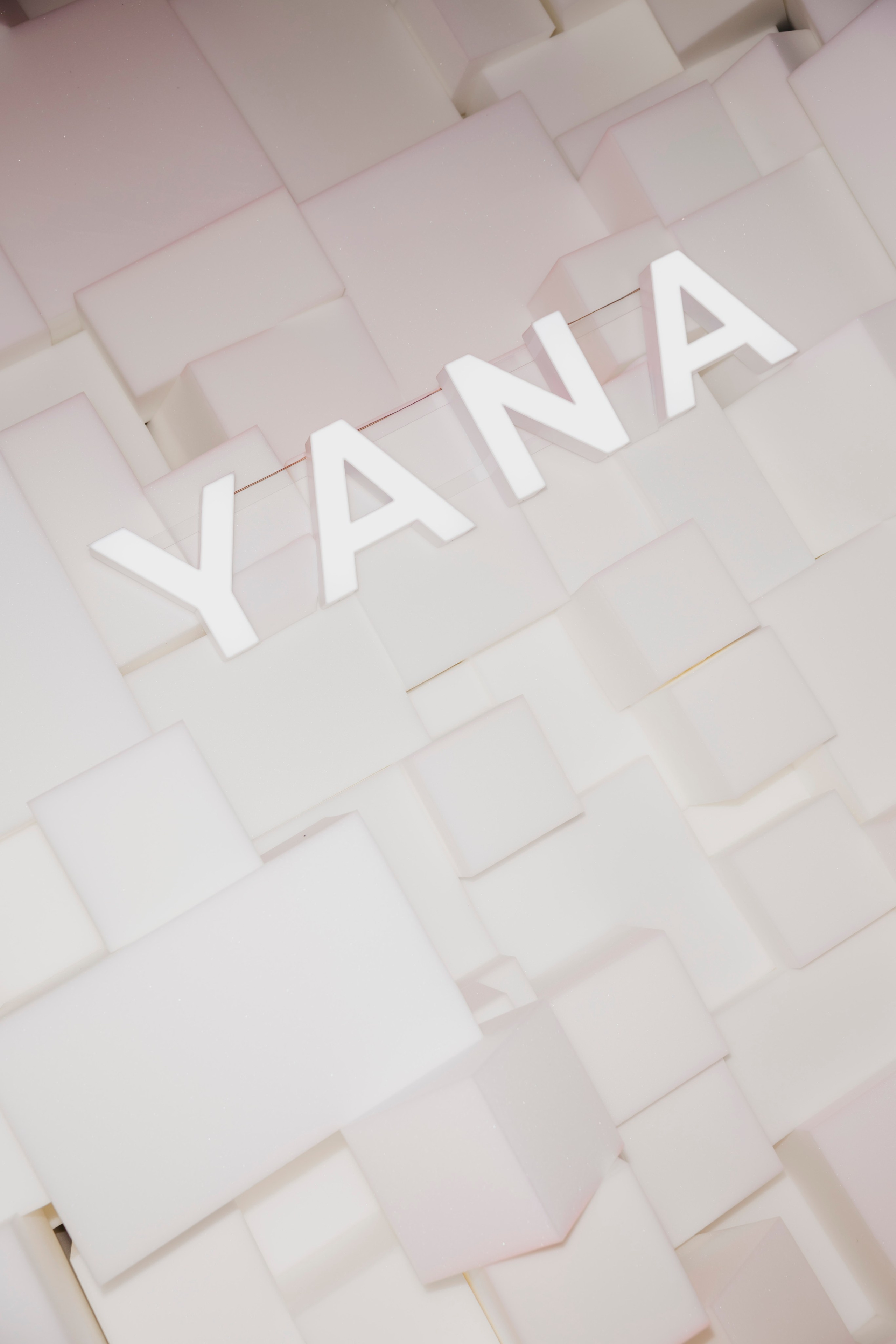 «Снежный Коктейль» от дома моды «YANA» Яны Раскаваловой. «Птичка на проводе»: информационный портал в Москве