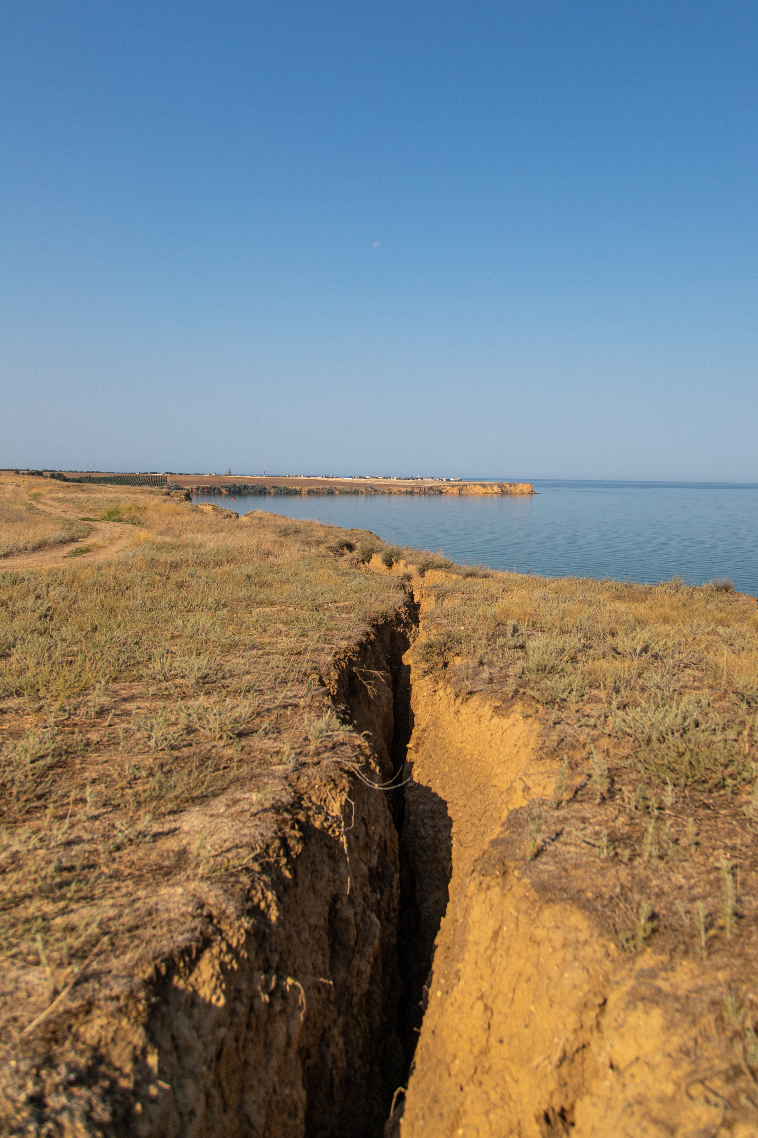 Фотографии природы Крыма из 2021 года. Море, холмы, закаты. Фотограф видеограф широкого профиля Денис Захаров