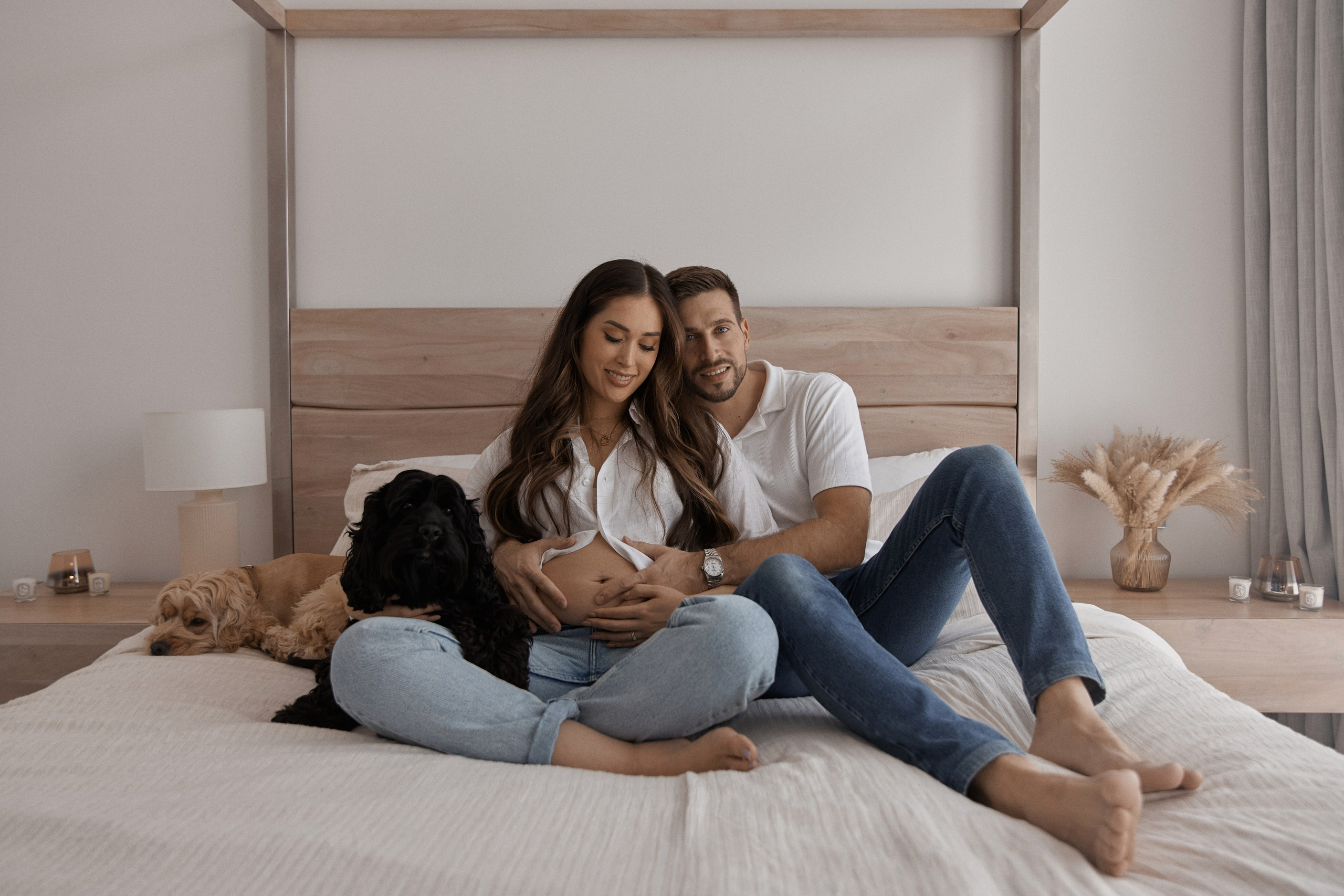 Cozy Pregnancy Photoshoot Dubai | At-Home Comfort