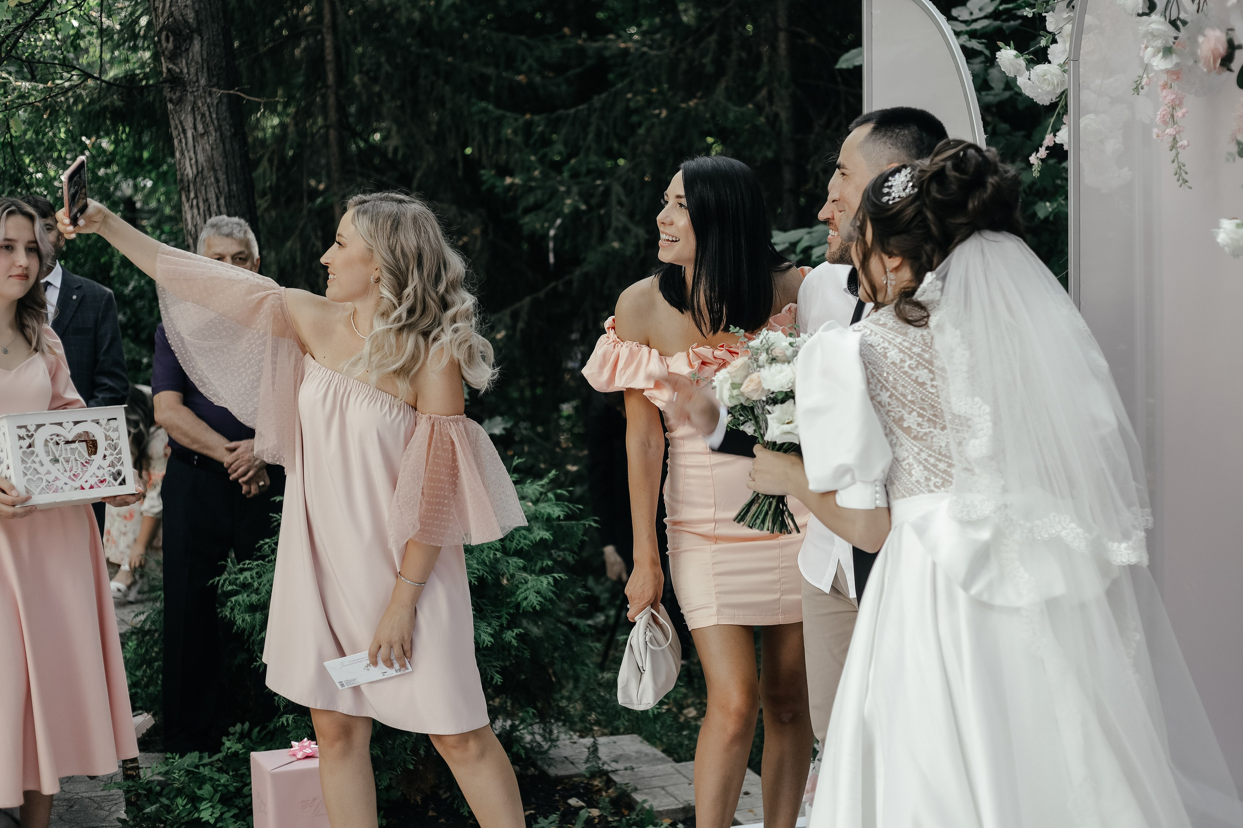 Свадебный фотограф Уфа — Руслан ГабдлисламовЖивые эмоции, красивые кадры, воспоминания на всю жизнь.Работаю по всей Республике Башкортоста. Свадебный фотограф Уфа Руслан Габдлисламов