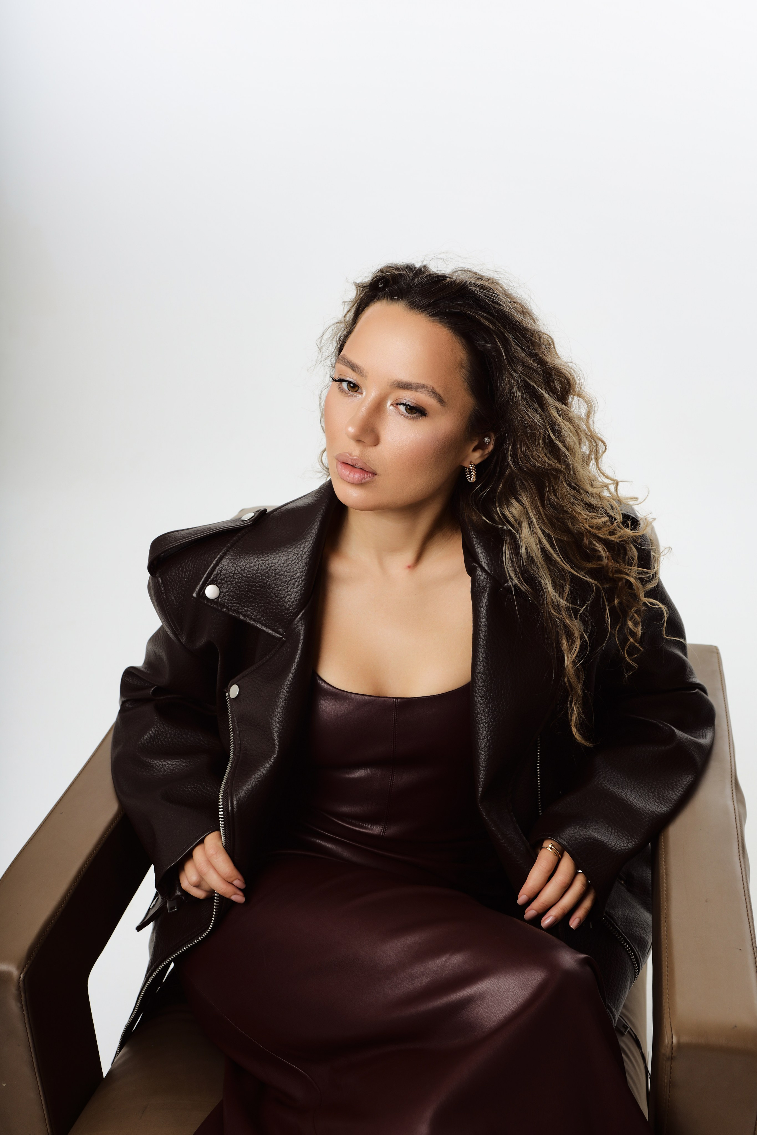 Каталог личного бренда Алины Кархариной. Мультижанровый фотограф в Москве/Орле/Санкт-Петербурге Щукина Анастасия