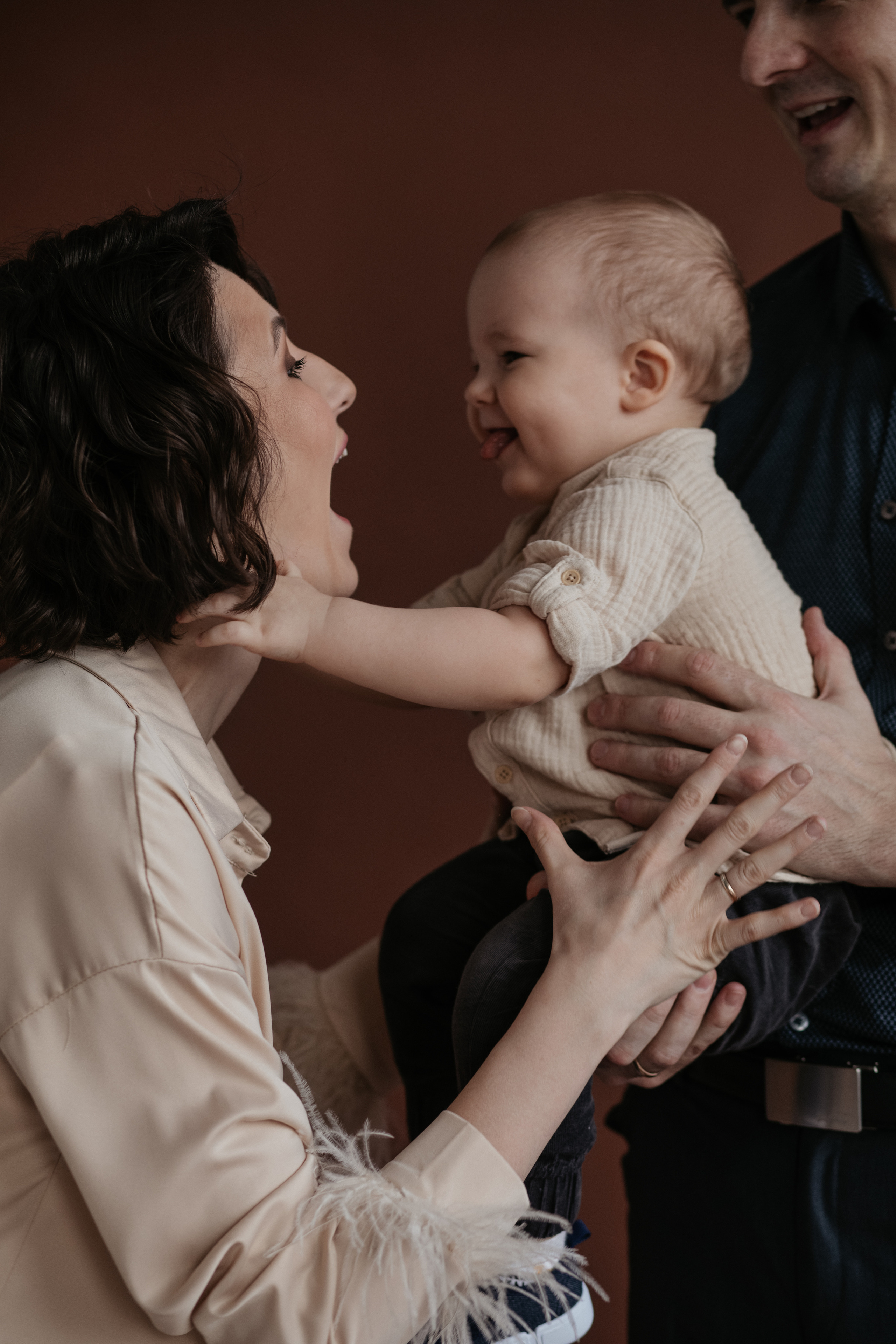 Семейная фотосессий в студии. Фотограф из Санкт-Петербурга Оксана Валковая. Женский портрет. Портрет