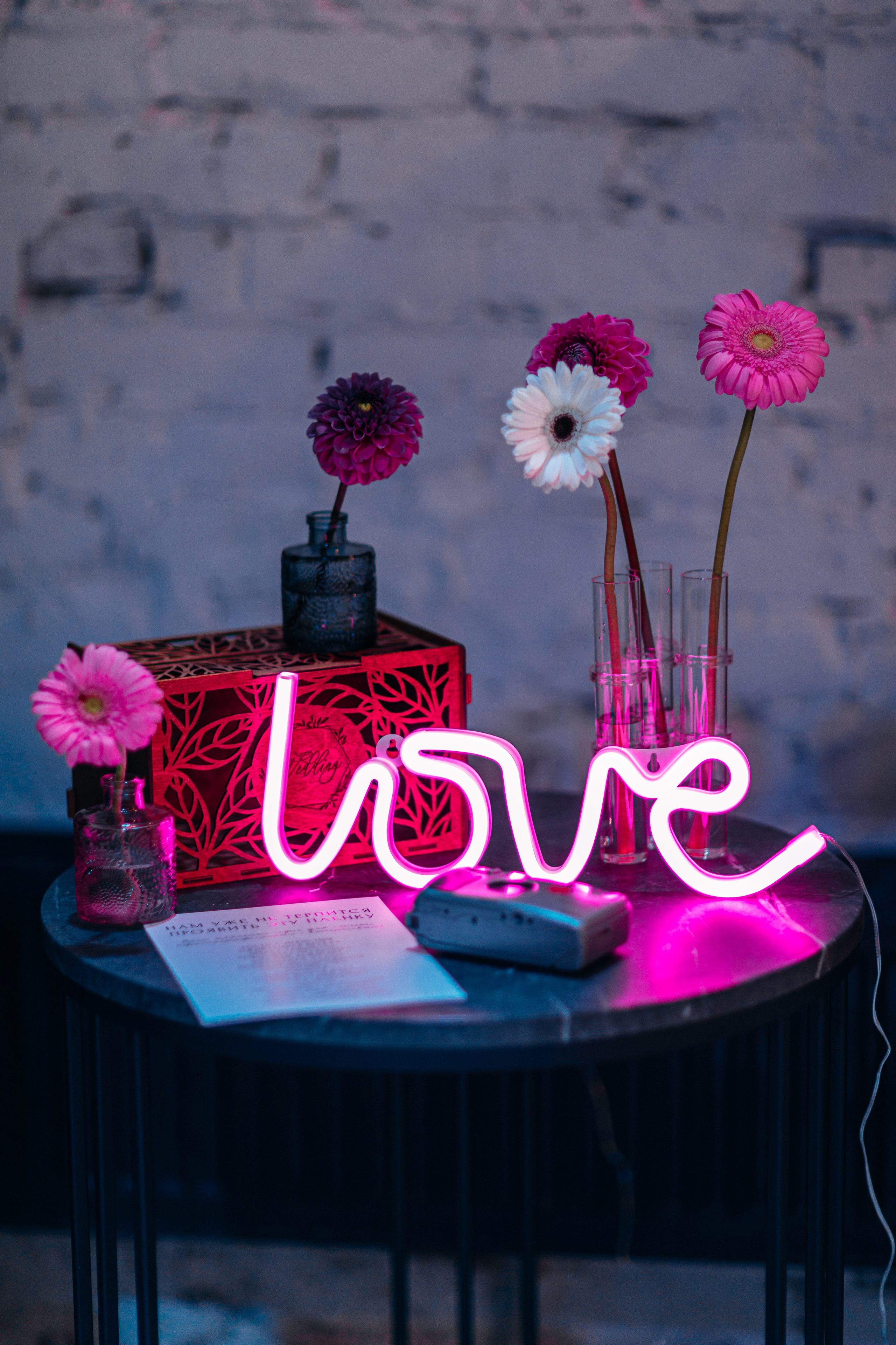 ЦВЕТ СЕЗОНА — РОЗОВЫЙ