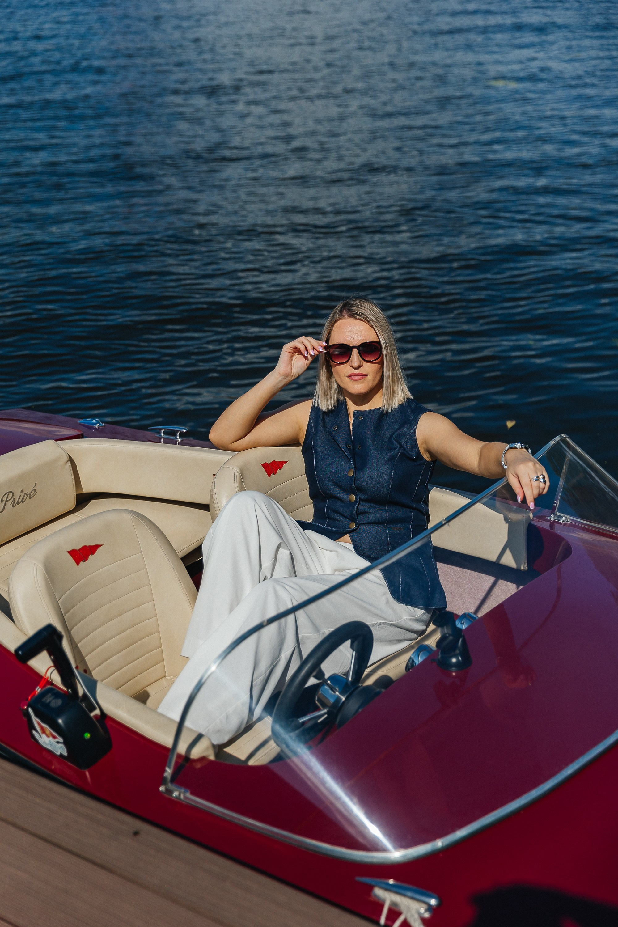 девичник на ретро катерах, ретрокатер, фотограф на девичник, прогулка на яхте, фотосессия на катере, ретро-катер, катер в москве