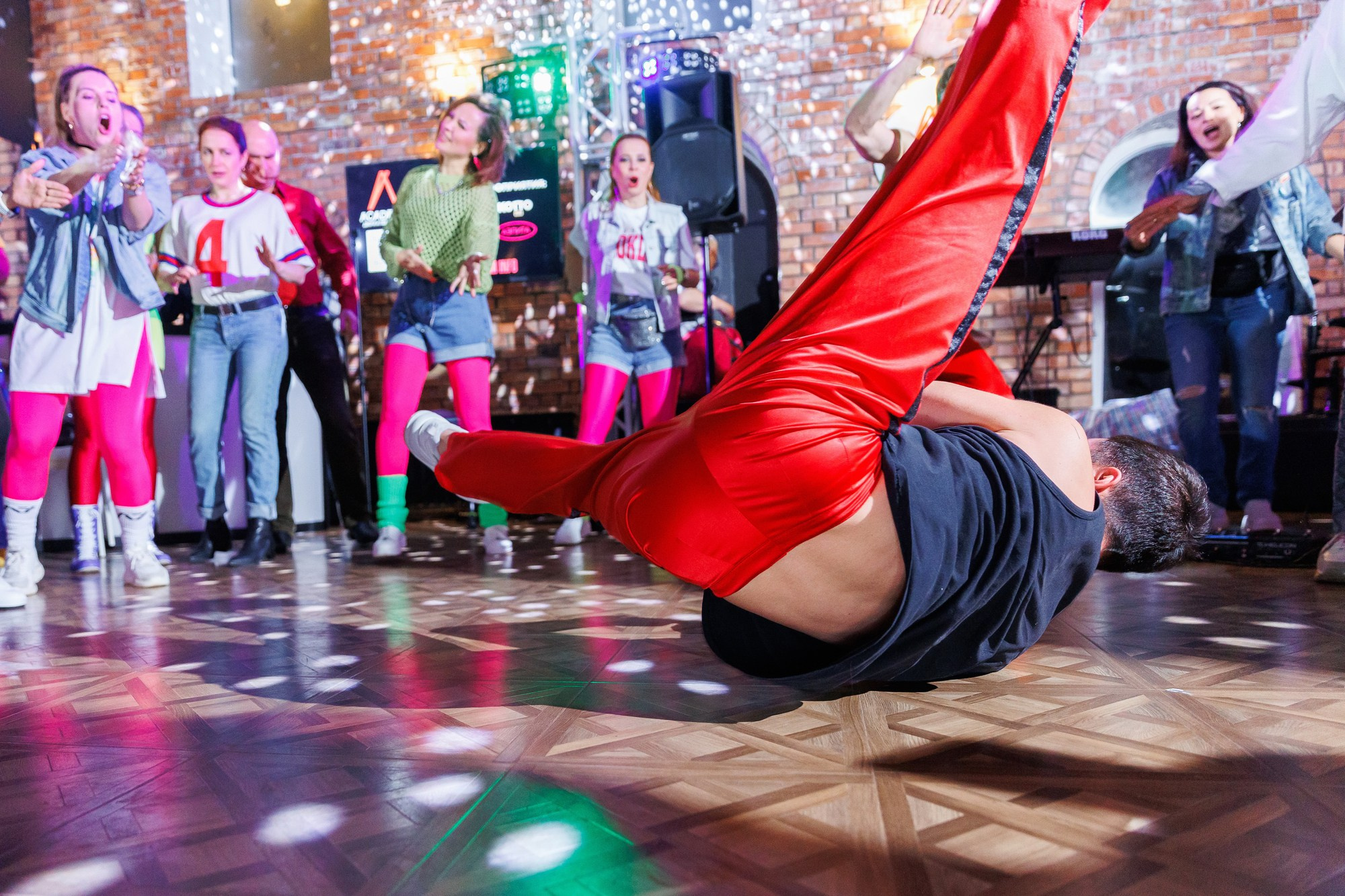 Вечеринка в стиле 90-х. Свадебный фотограф в Нижнем Новгороде и Москве Сергей Воробьев