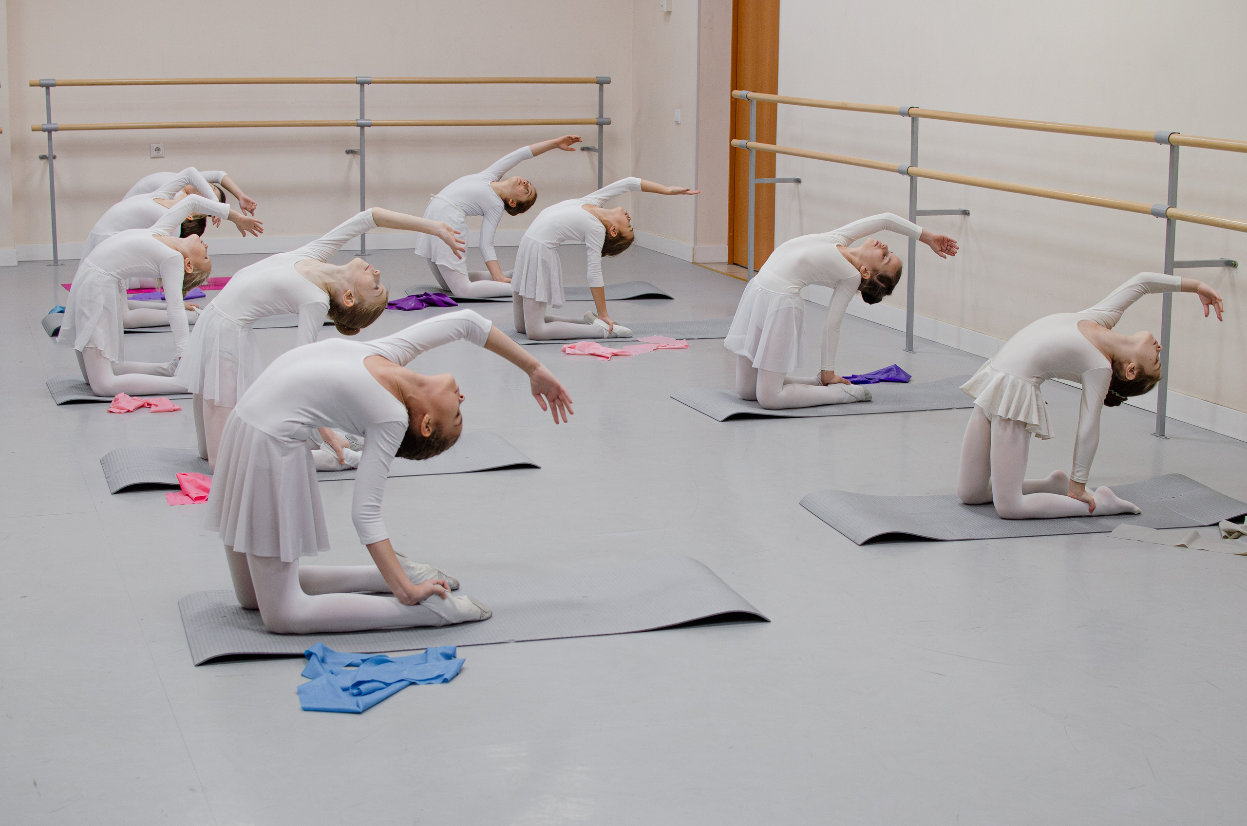 Хореографический коллектив «Русская тройка». Открытый урок младшей группы. Портретный и репортажный фотограф в Санкт-Петербурге Варвара Жукова