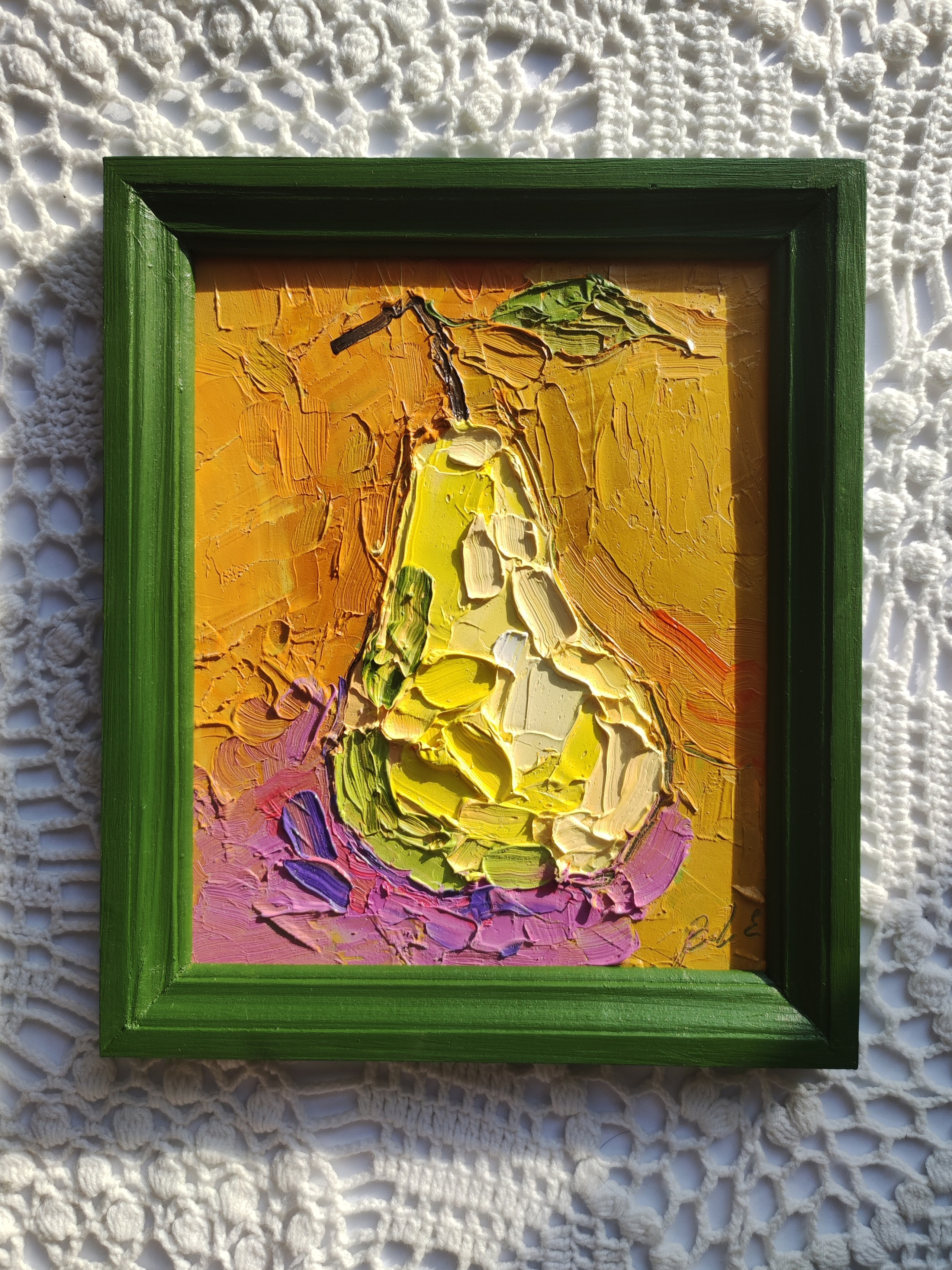 «Груша на оранжевом фоне». Галерея картин художницы Бельмесовой Евгении