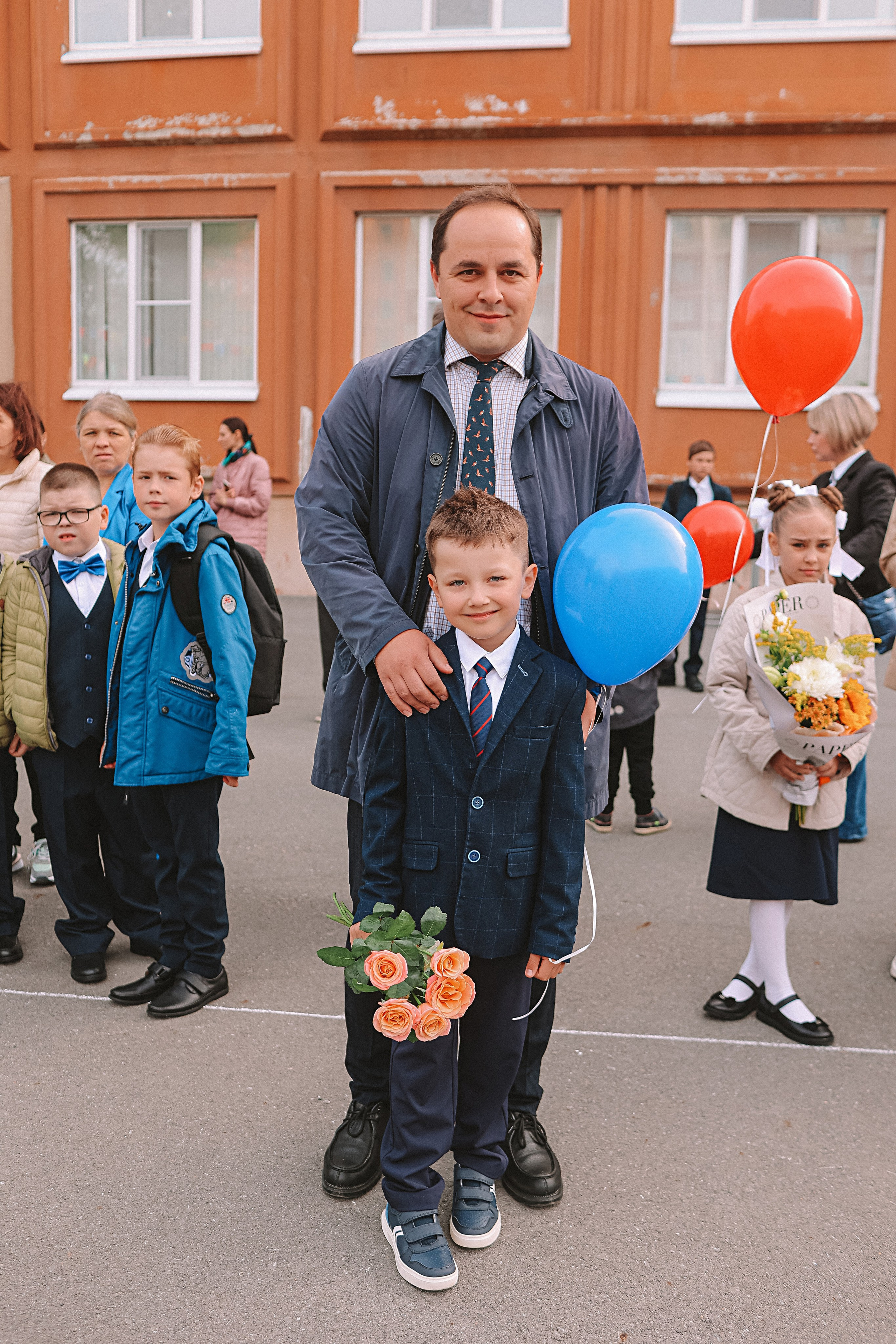 1 сентября линейка+кл час+портреты. Семейный фотограф Тюмень, фотограф на роды Салмина Мария
