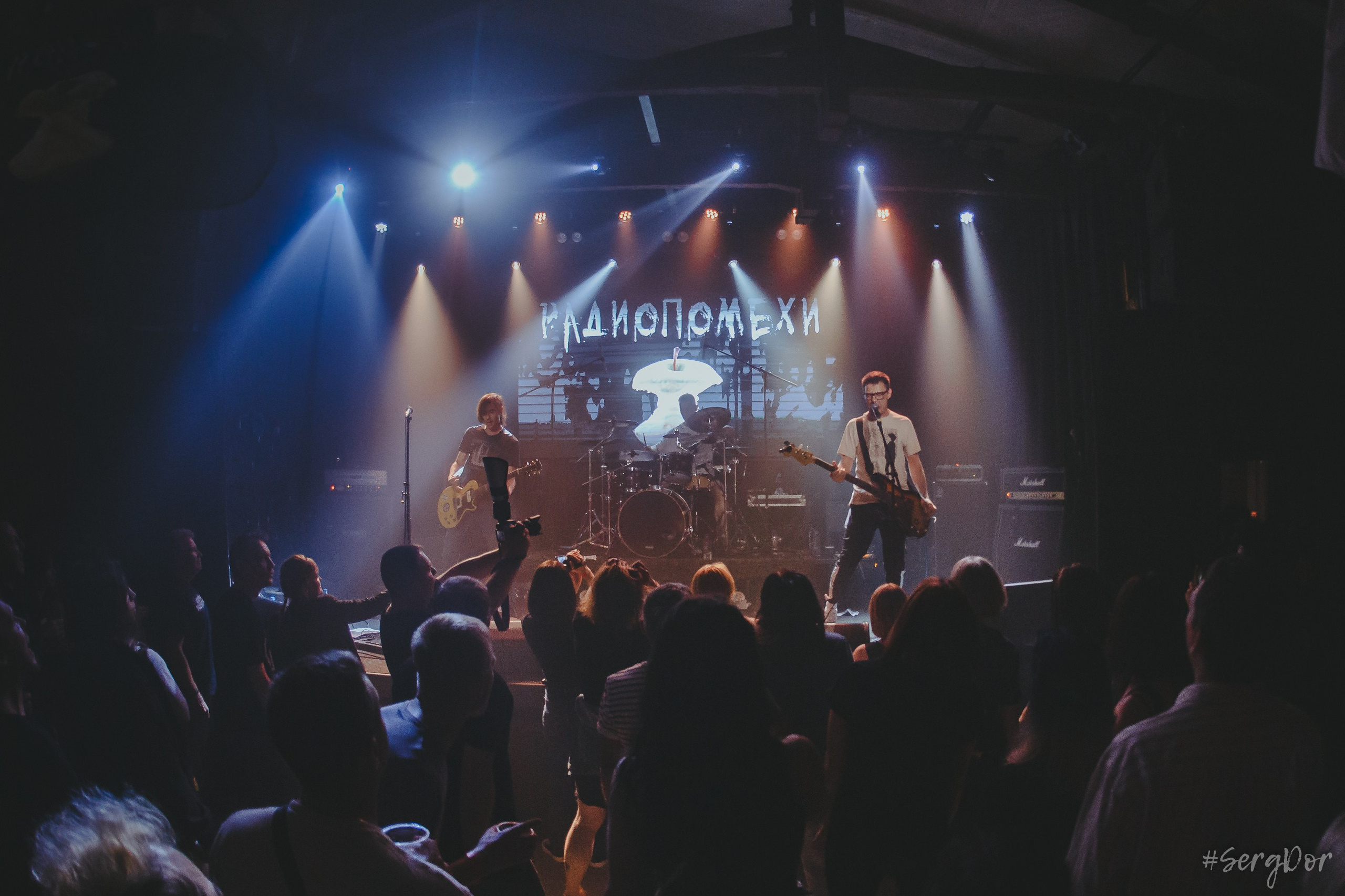 Радиопомехи, Серёга Рудаков, культурный центр Сердце, Шум Земли, концерт, флаги, Санкт-Петербург, СПб, 22.06.2024, SergDor, 22 июня 2024 года, #SergDor