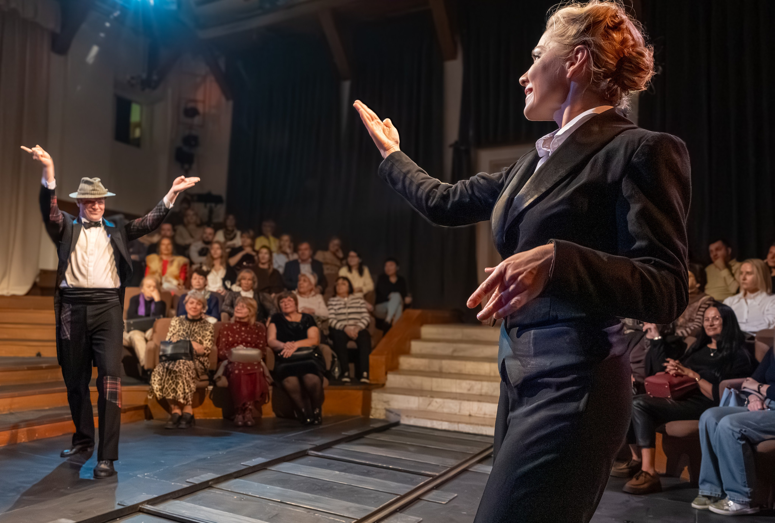 Театр Сфера: Гнездо перелётных птиц (100-й спекталь). Сайт фотографа Сергея Абрамова