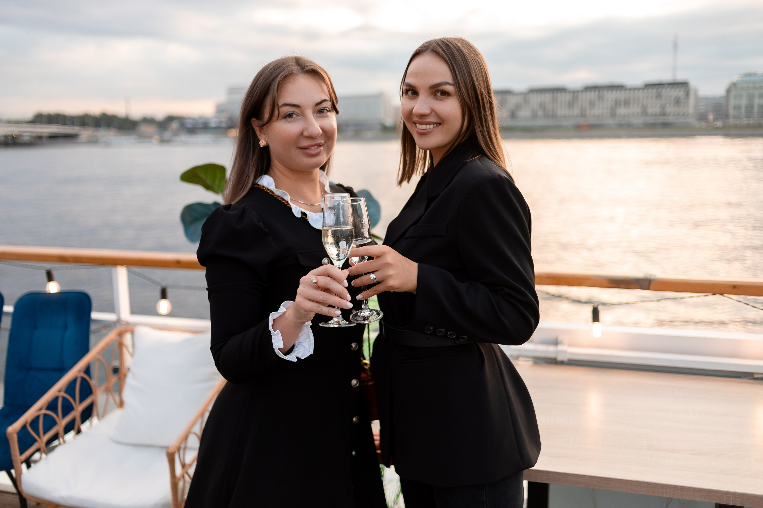 На воде. Главная