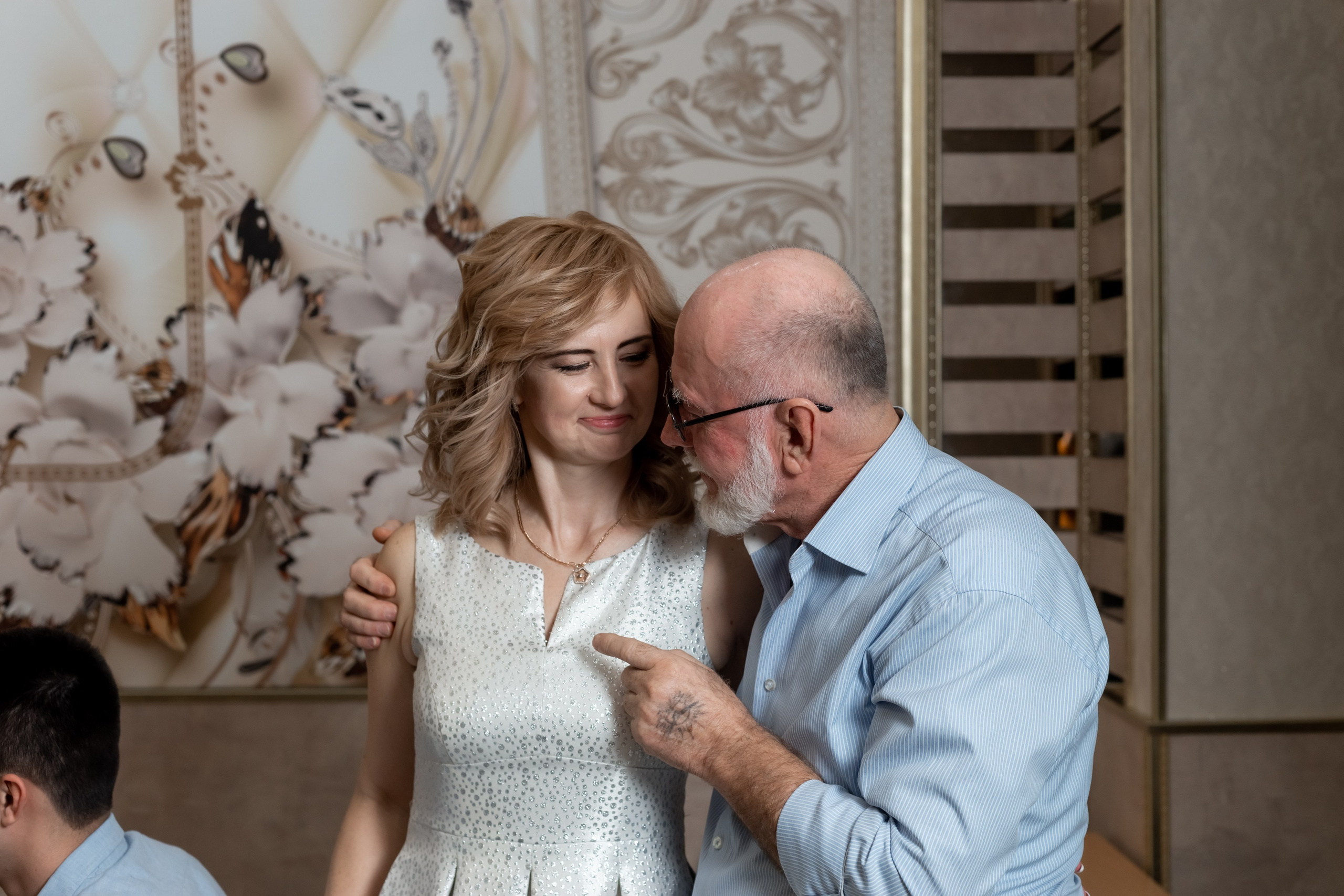 День рождения Светланы в кафе. фотосессия с гостями. Ольга Плаксина фотограф в Саратове