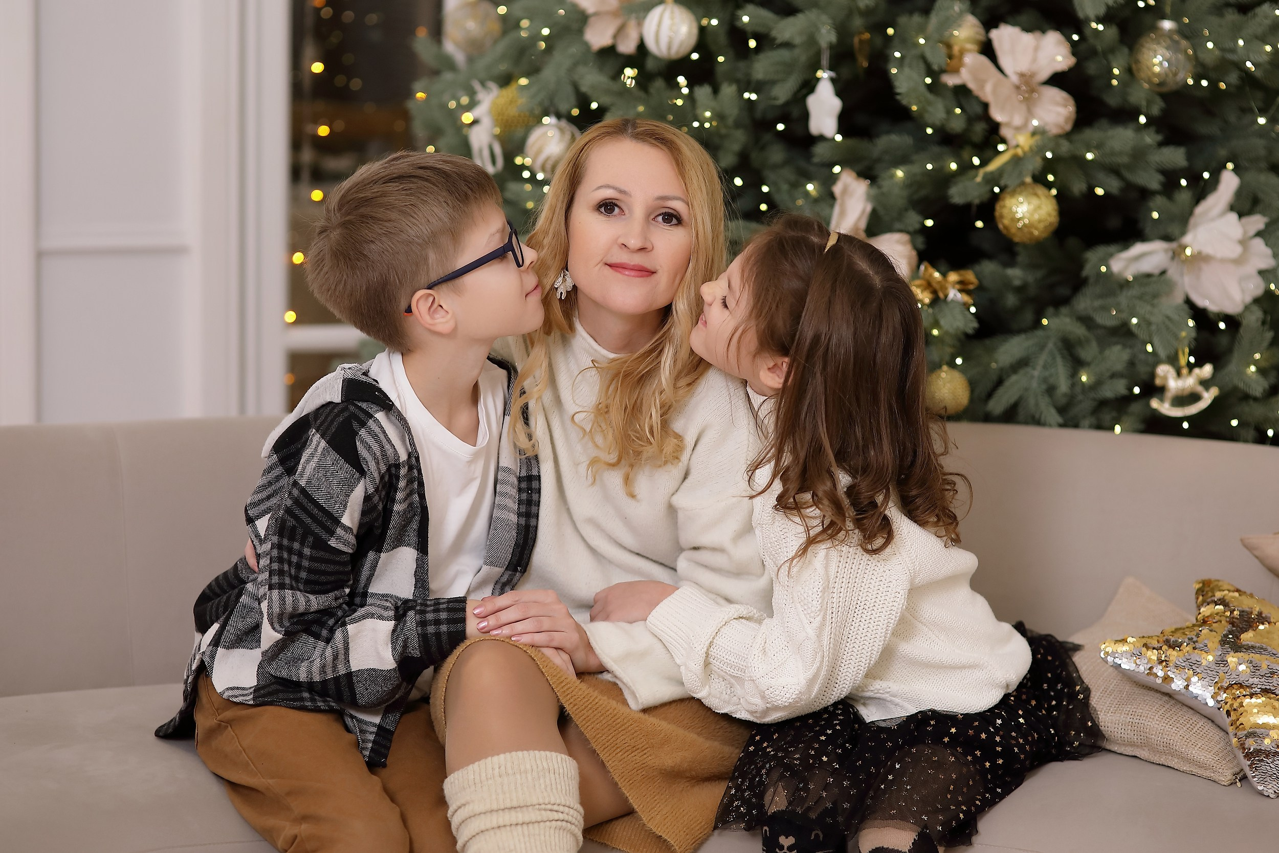 Семейная фотосессия под новый год. Свадебный и семейный фотограф и видеограф в Екатеринбурге Полянские Тимур и Анастасия