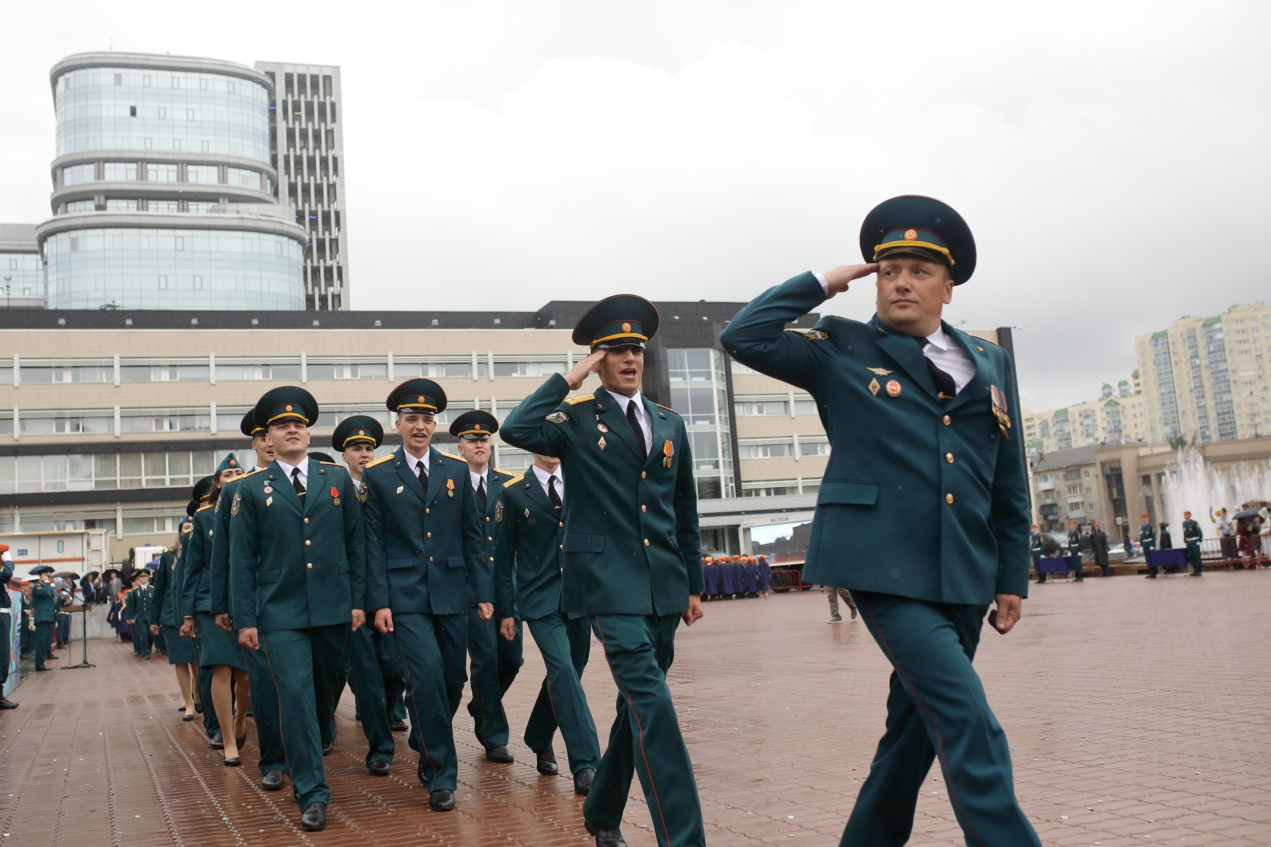 выпускники выпускной Уральский институт ГПС МЧС России подбрасывание монет