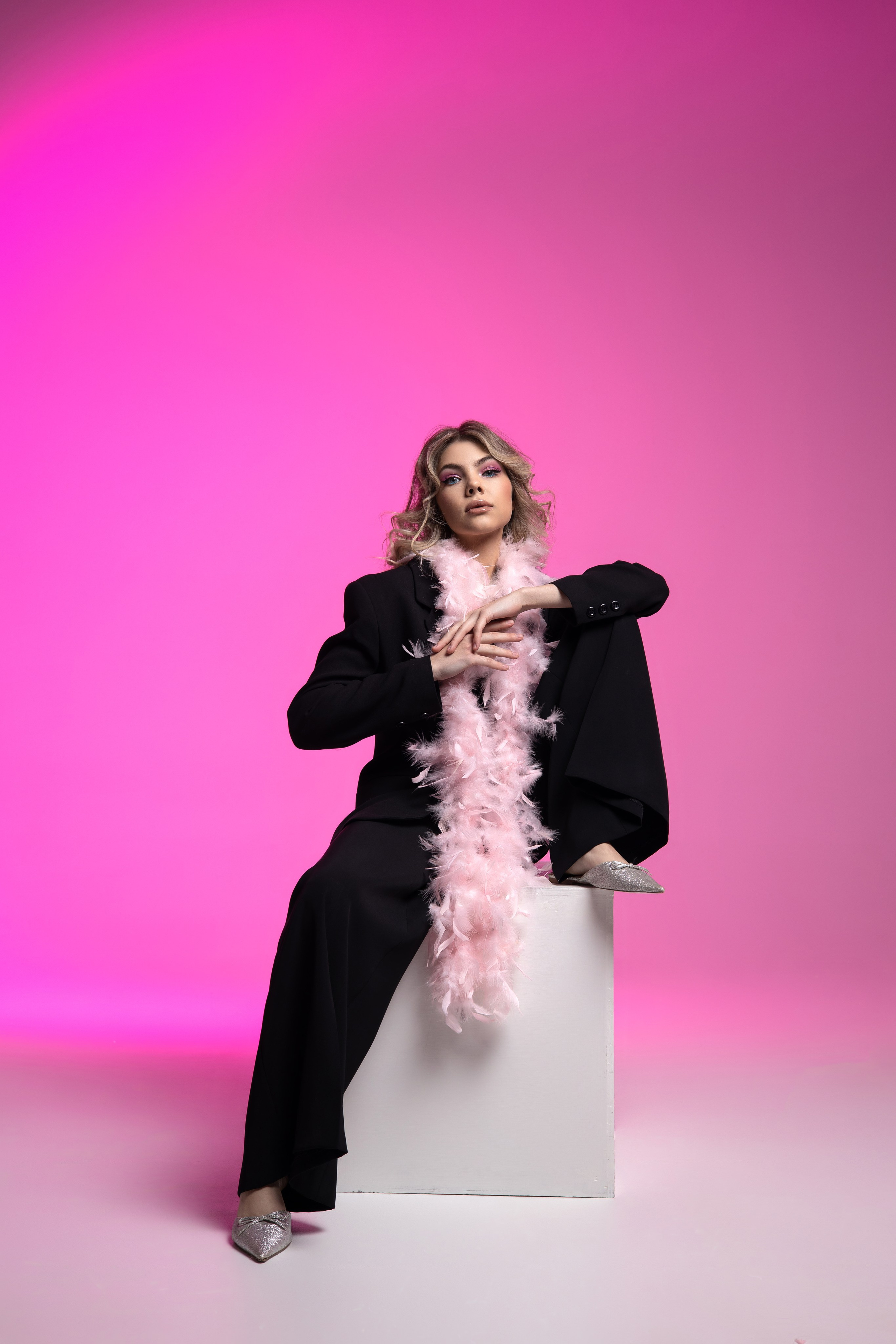 Цветной свет и фигуры. Фотограф Минск