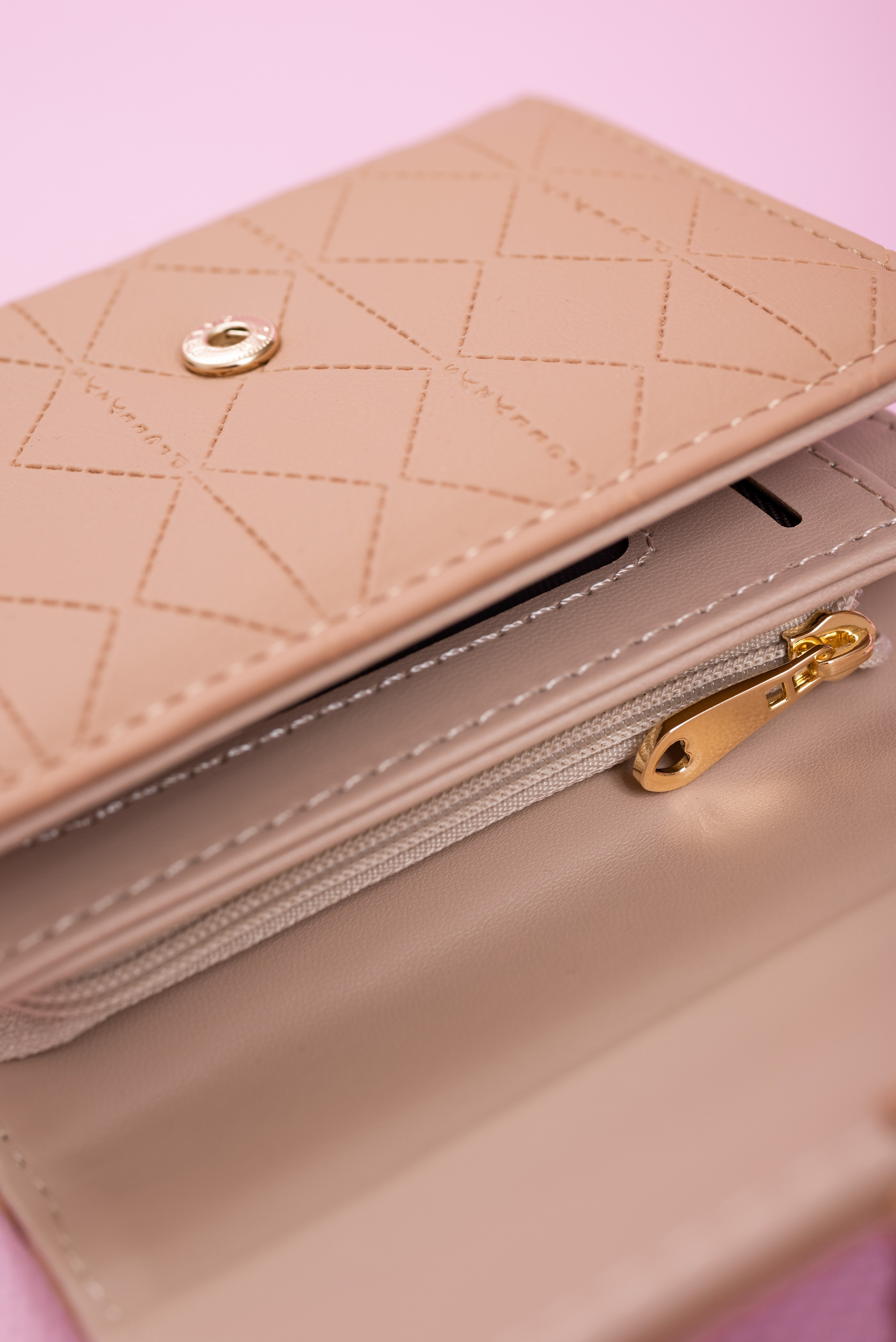 Кошельки. Предметный фотограф, фото для маркетплейсов Пятигорск, КМВ