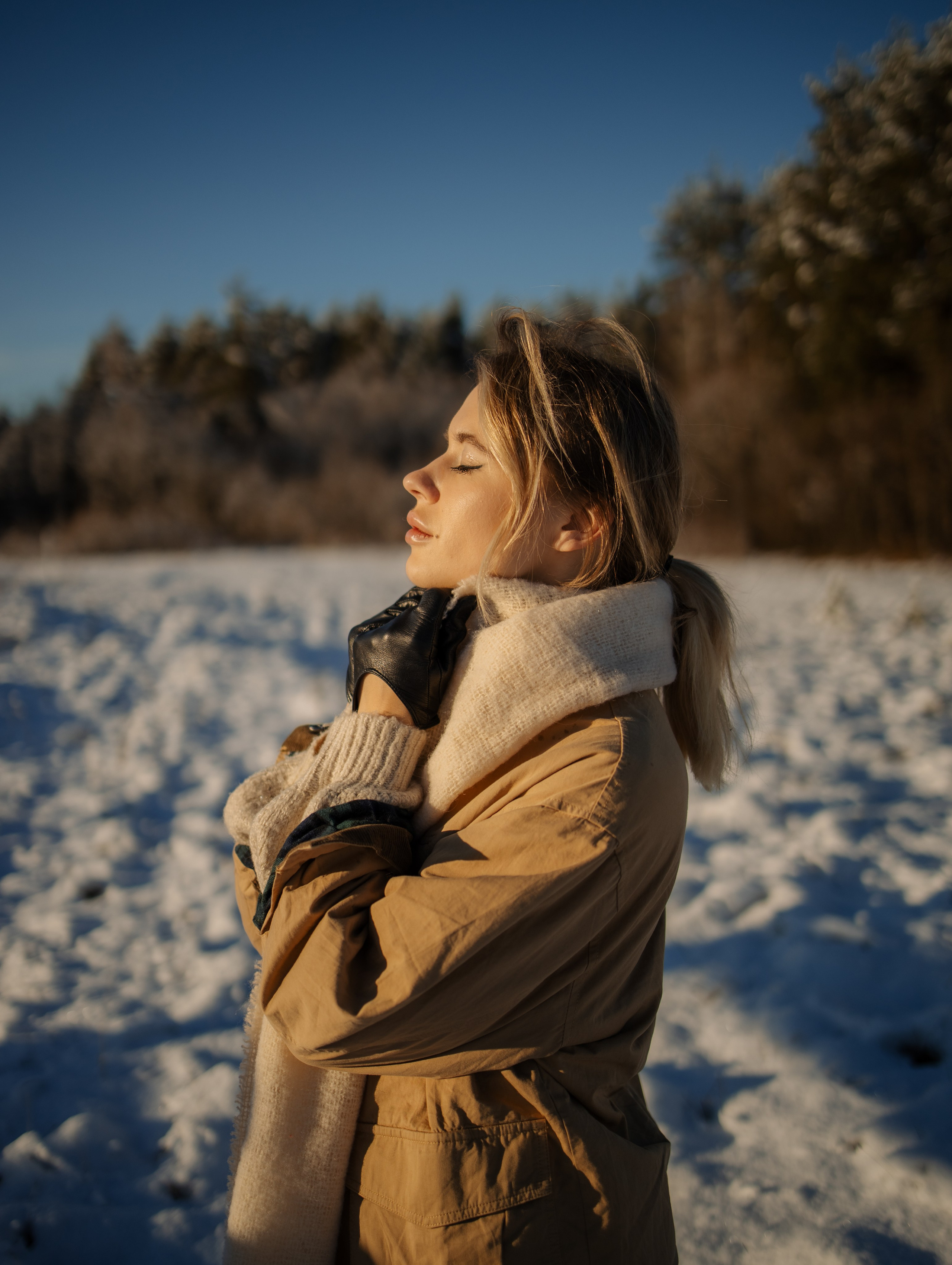 Фотосессия на ранчо зимой с красивой девушкой. Фотограф Углич и Ярославль Ольга Тятюшкина
