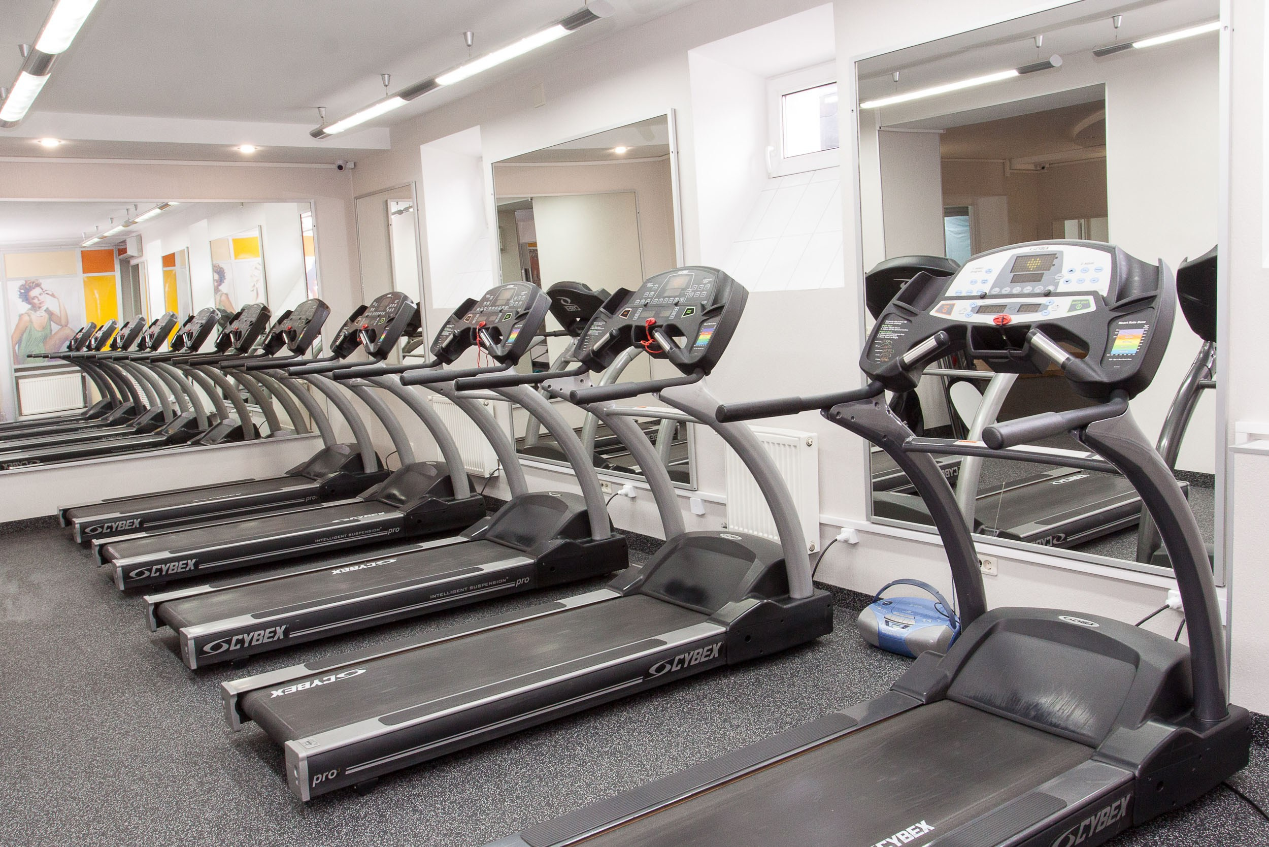 Интерьерная фотосъемка фитнес зала в Вологде