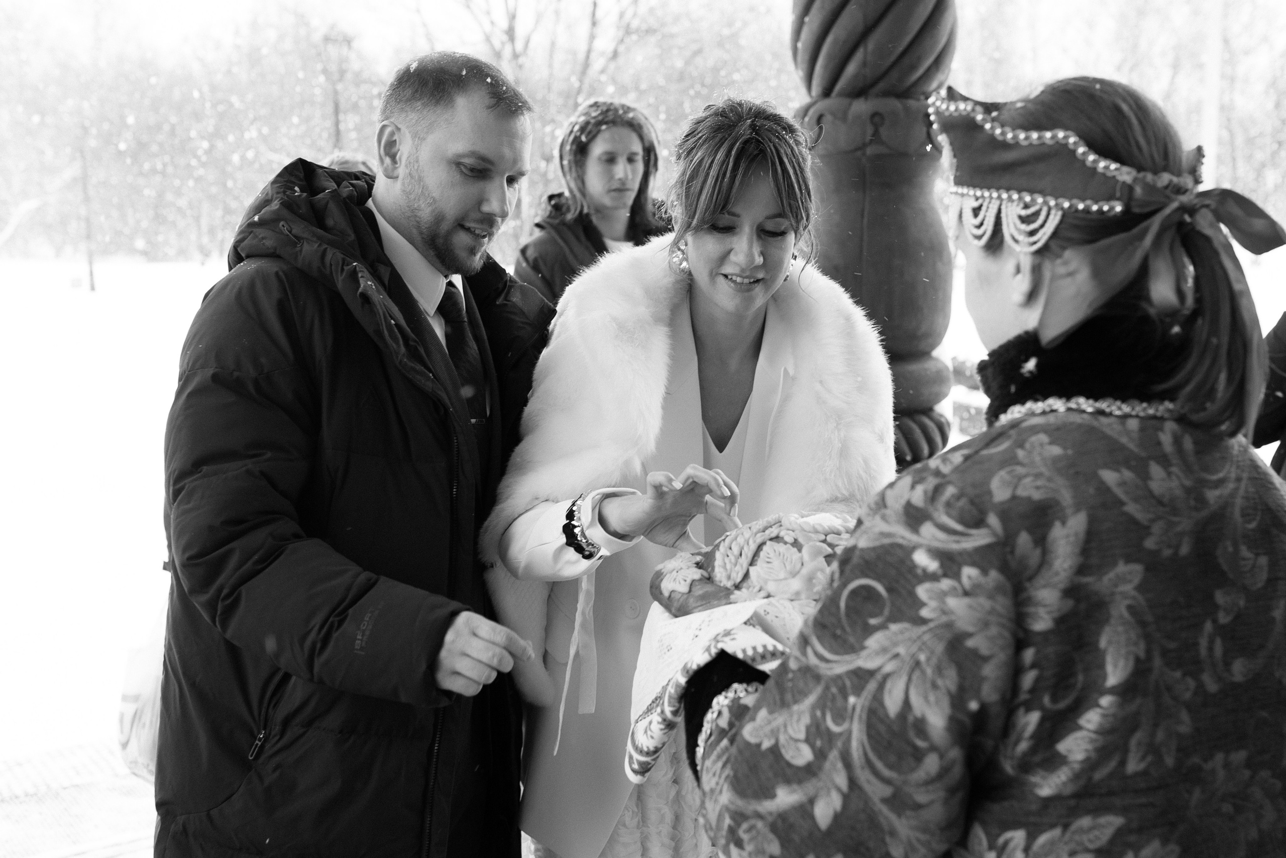 Свадебная фотосессия в Коломенском. Дворец царя Алексея Михайловича. Свадебный фотограф в Москве Мария Крош