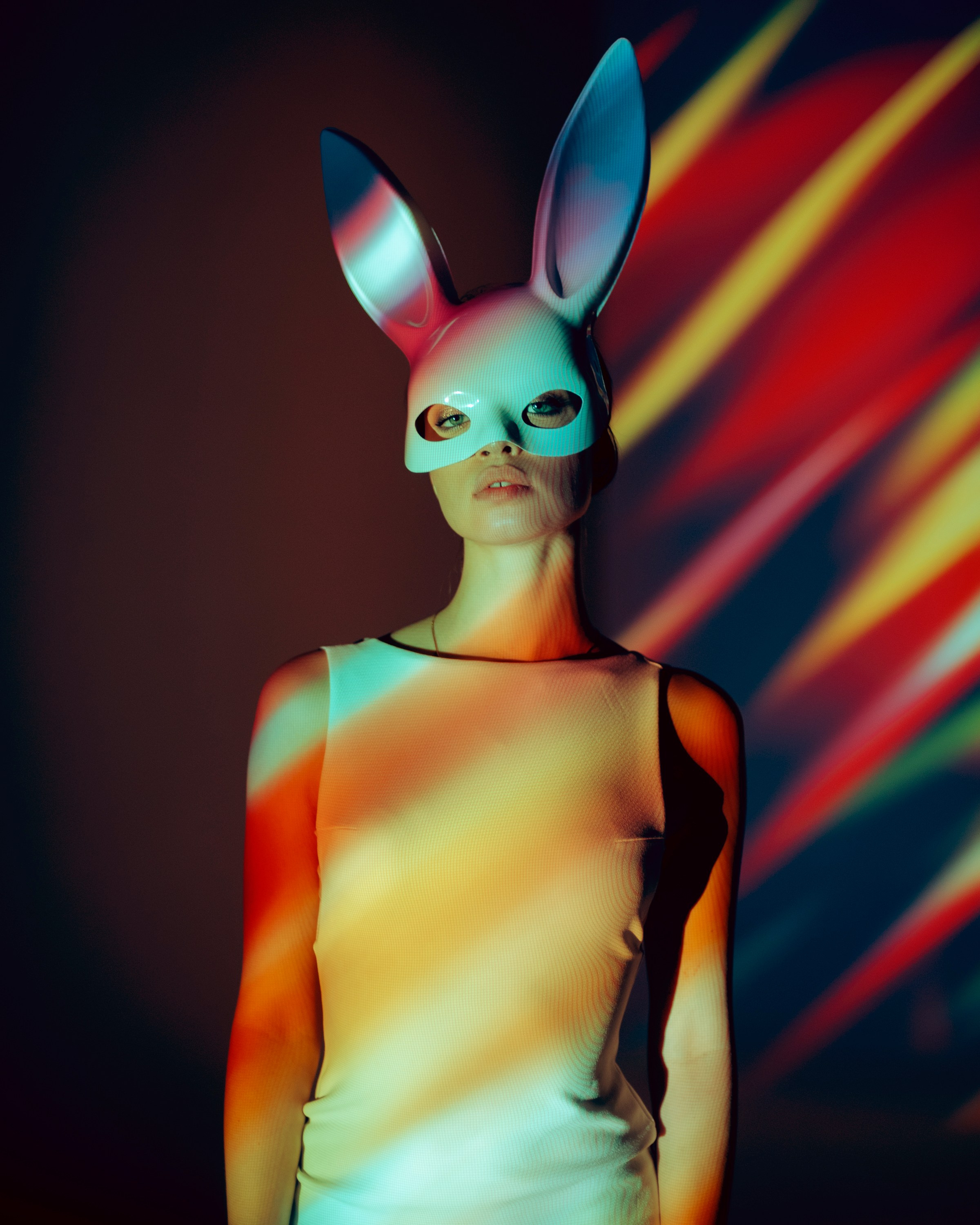 Projector and Mask. Photographer in Tokyo Anatolii Ozarto