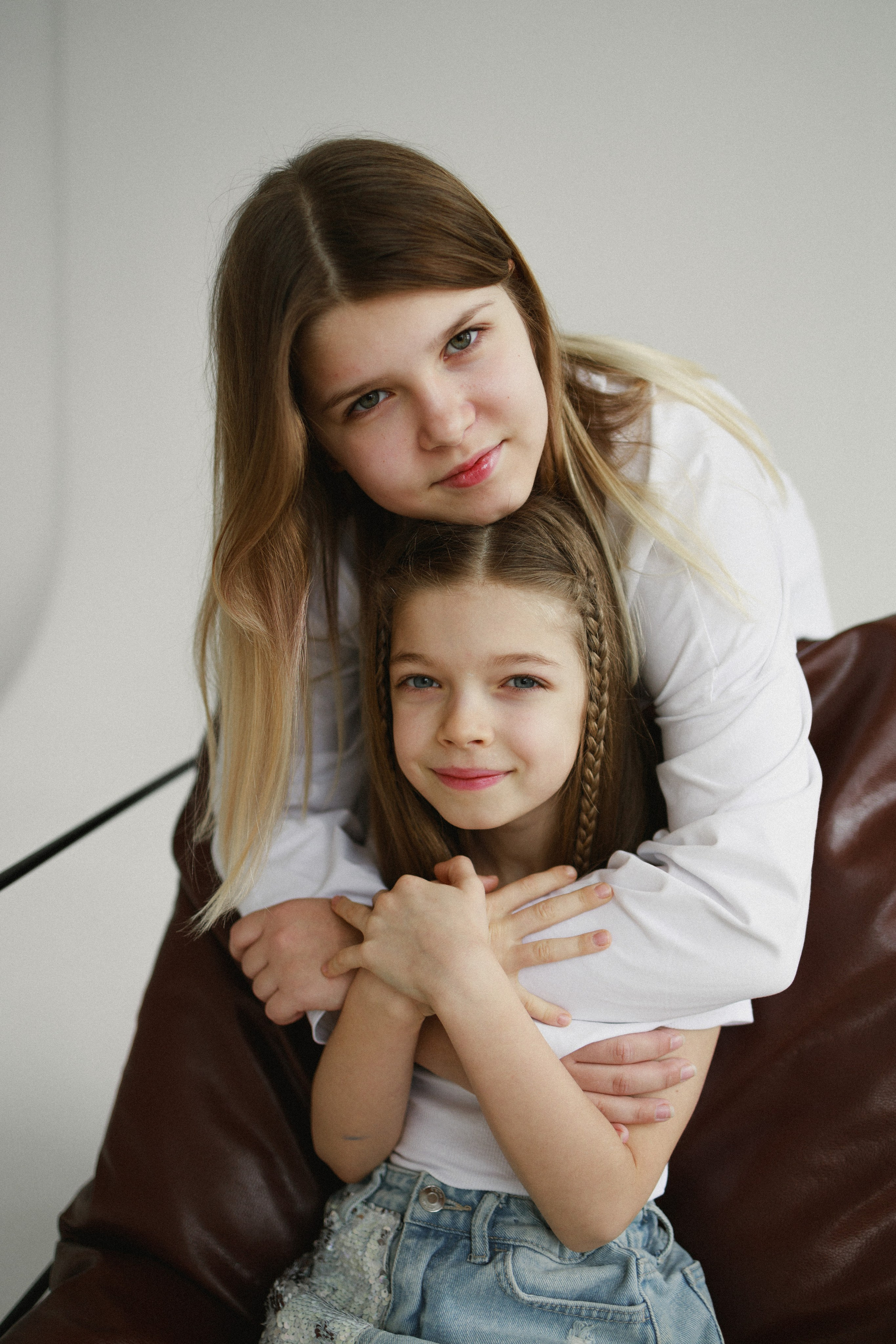 Семейная фотосессия сестричек. Семейный видеограф в Москве Элина Ладова