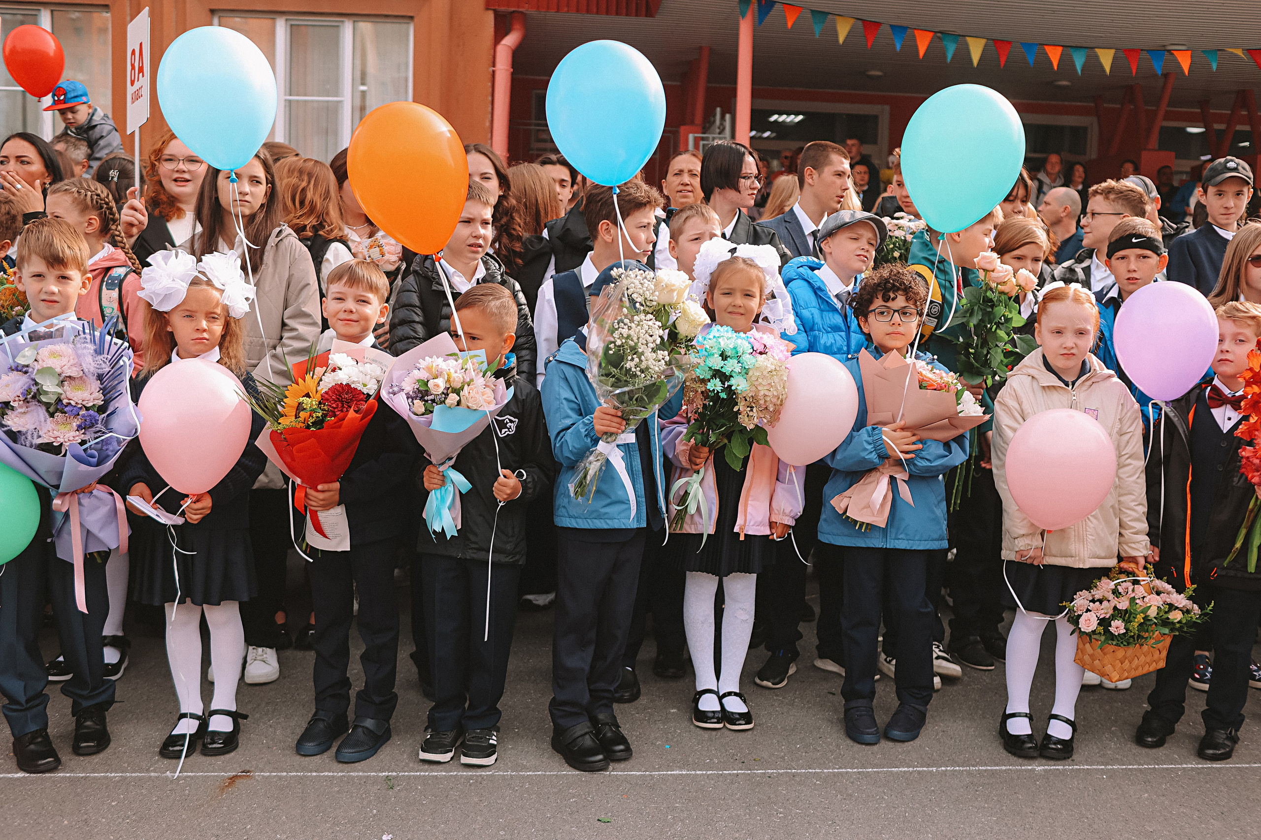 1 сентября линейка+кл час+портреты. Семейный фотограф Тюмень, фотограф на роды Салмина Мария