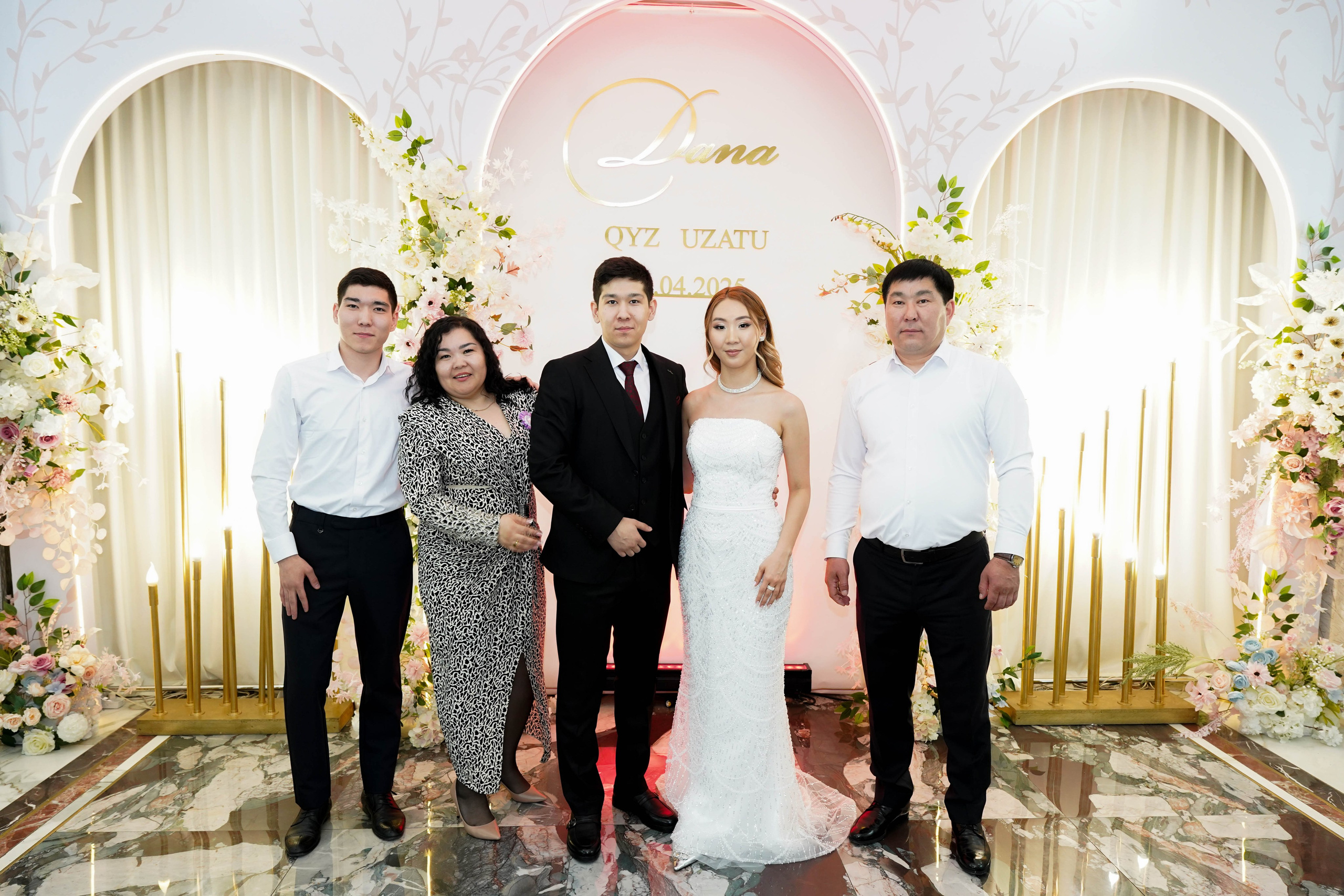 Dana uzatu. Фотограф Ернар Ержанов