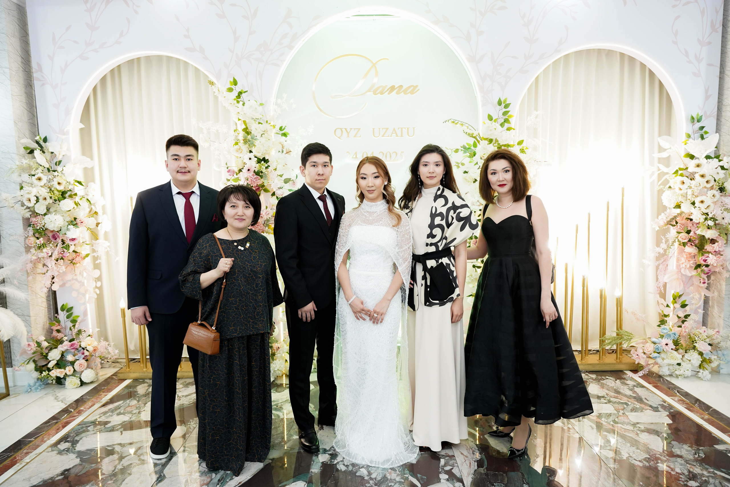 Dana uzatu. Фотограф Ернар Ержанов