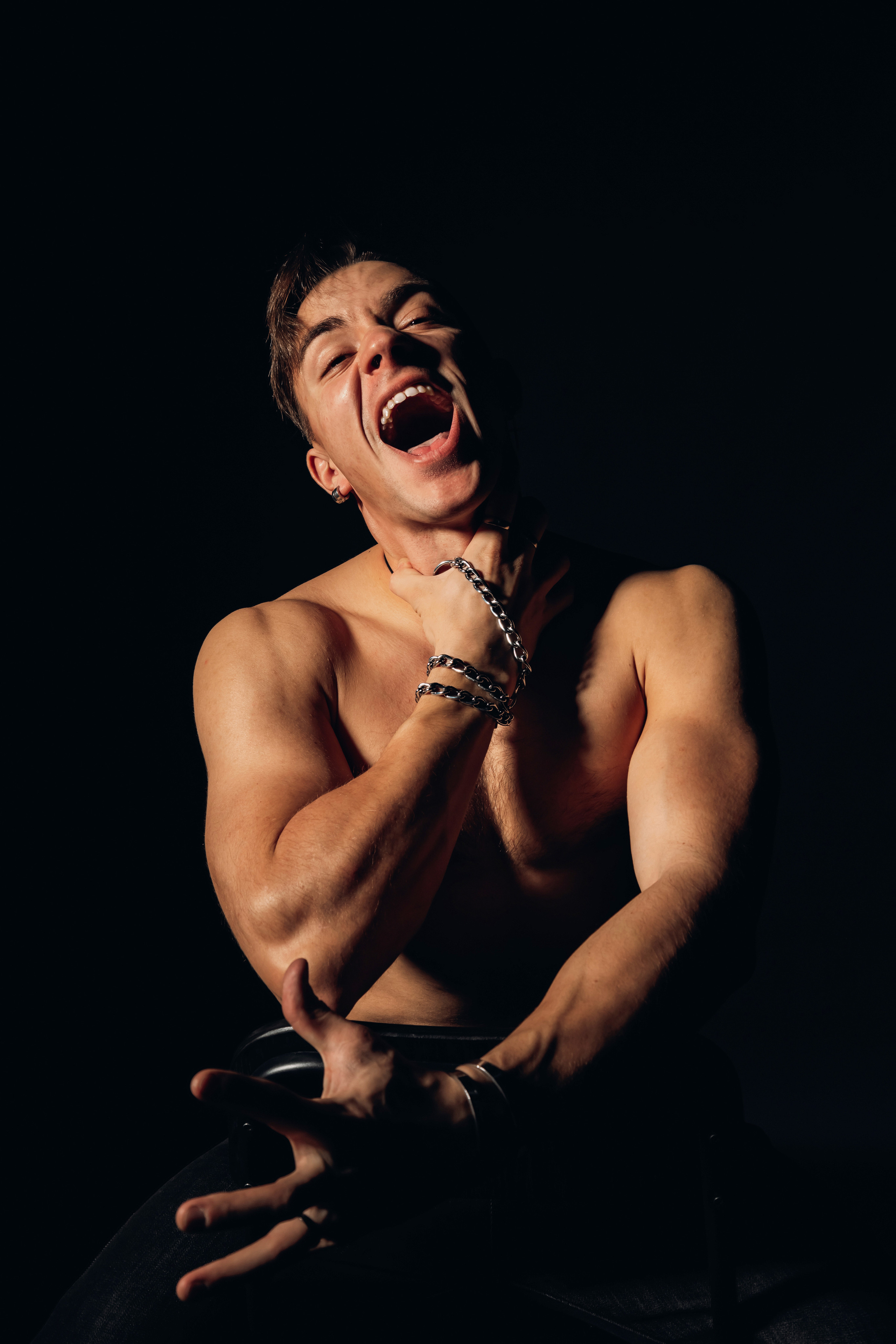 Алексей. Съемка в низком ключе. Фотограф Владивосток