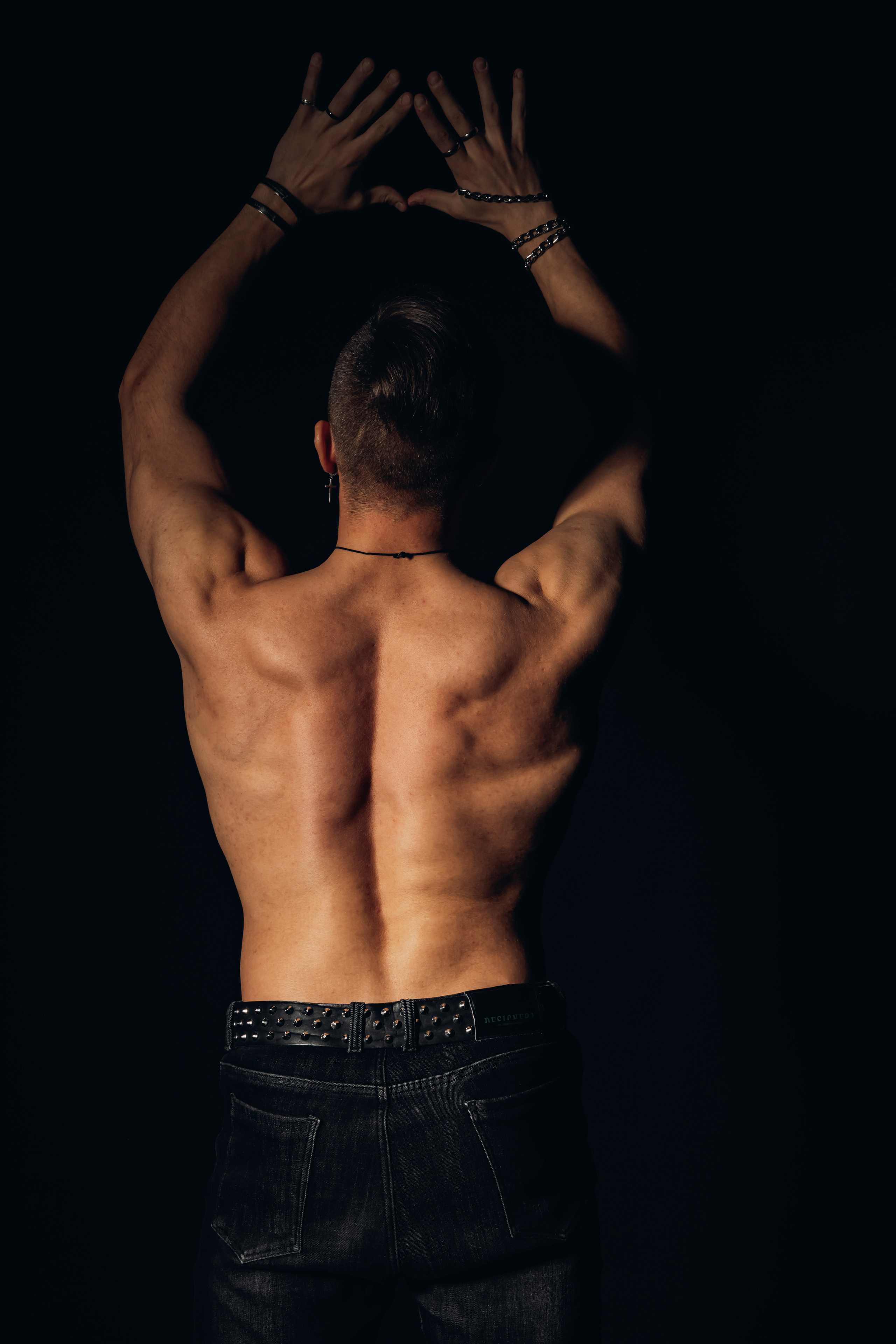 Алексей. Съемка в низком ключе. Фотограф Владивосток