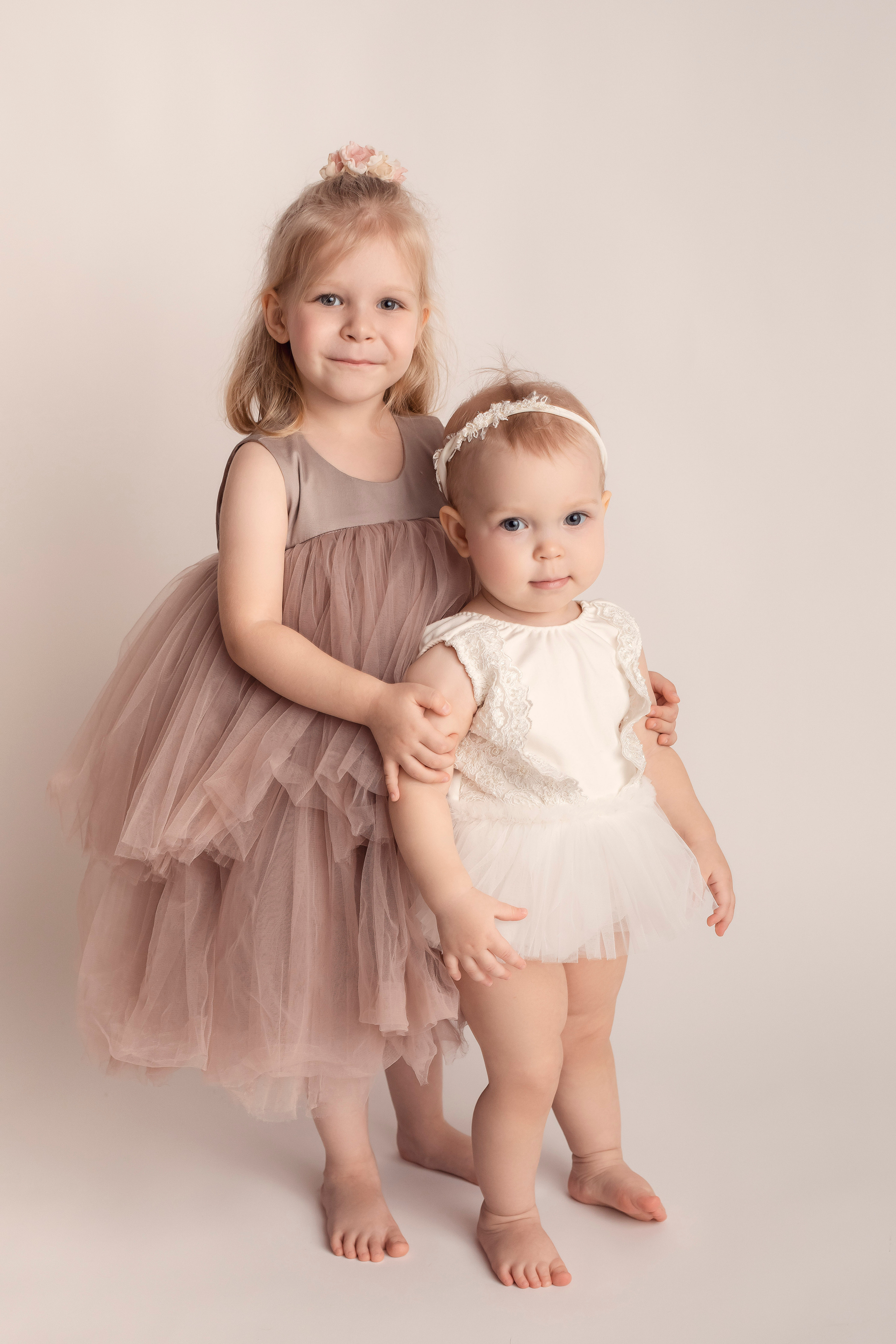 Элина и Николь. Фотограф новорожденных и деток постарше в Екатеринбурге Яна Добрынина