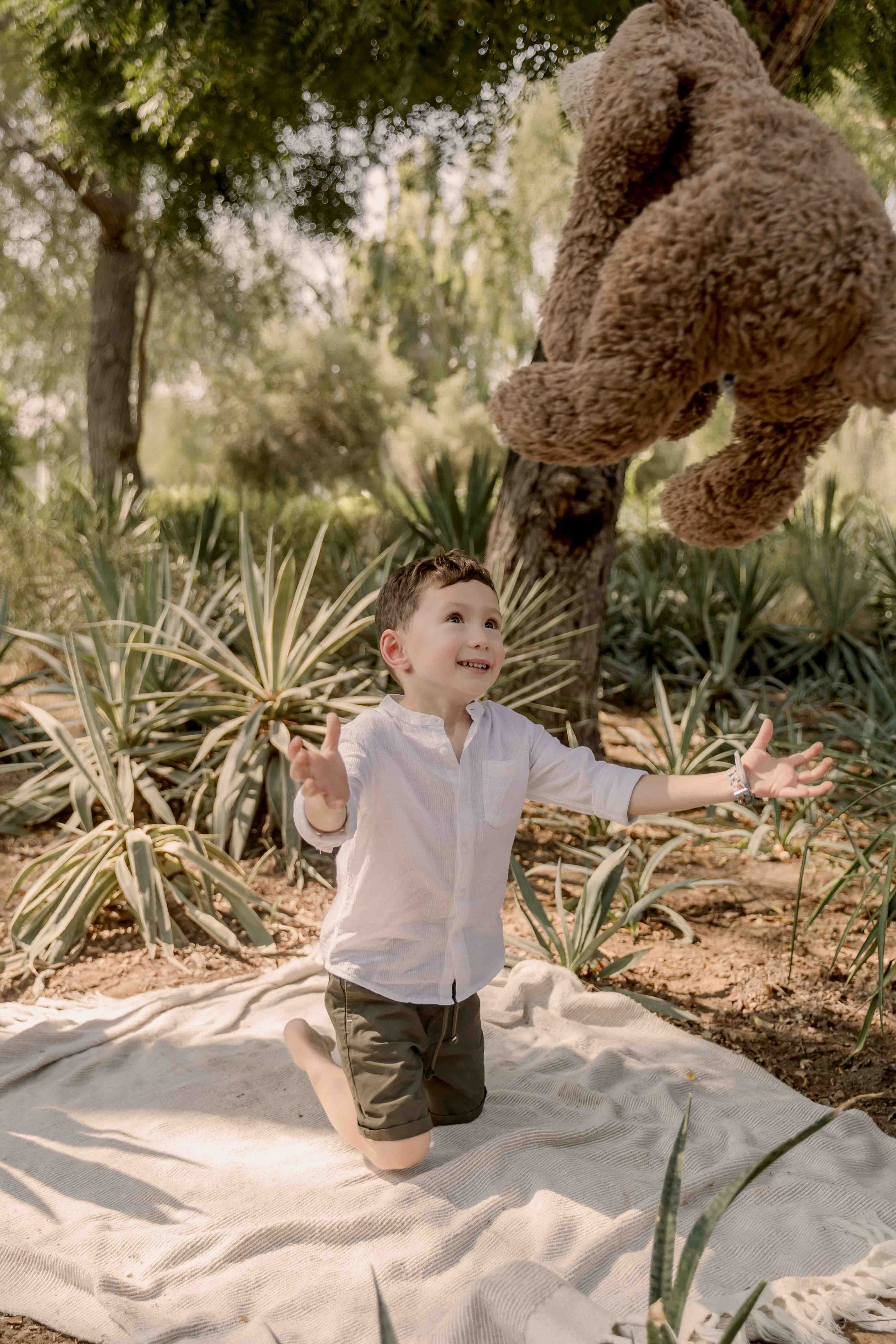 Семейная фотосессия в парке в коричневых тонах. Фотограф и видеограф в Москве и Абу Даби Мария Кулагина