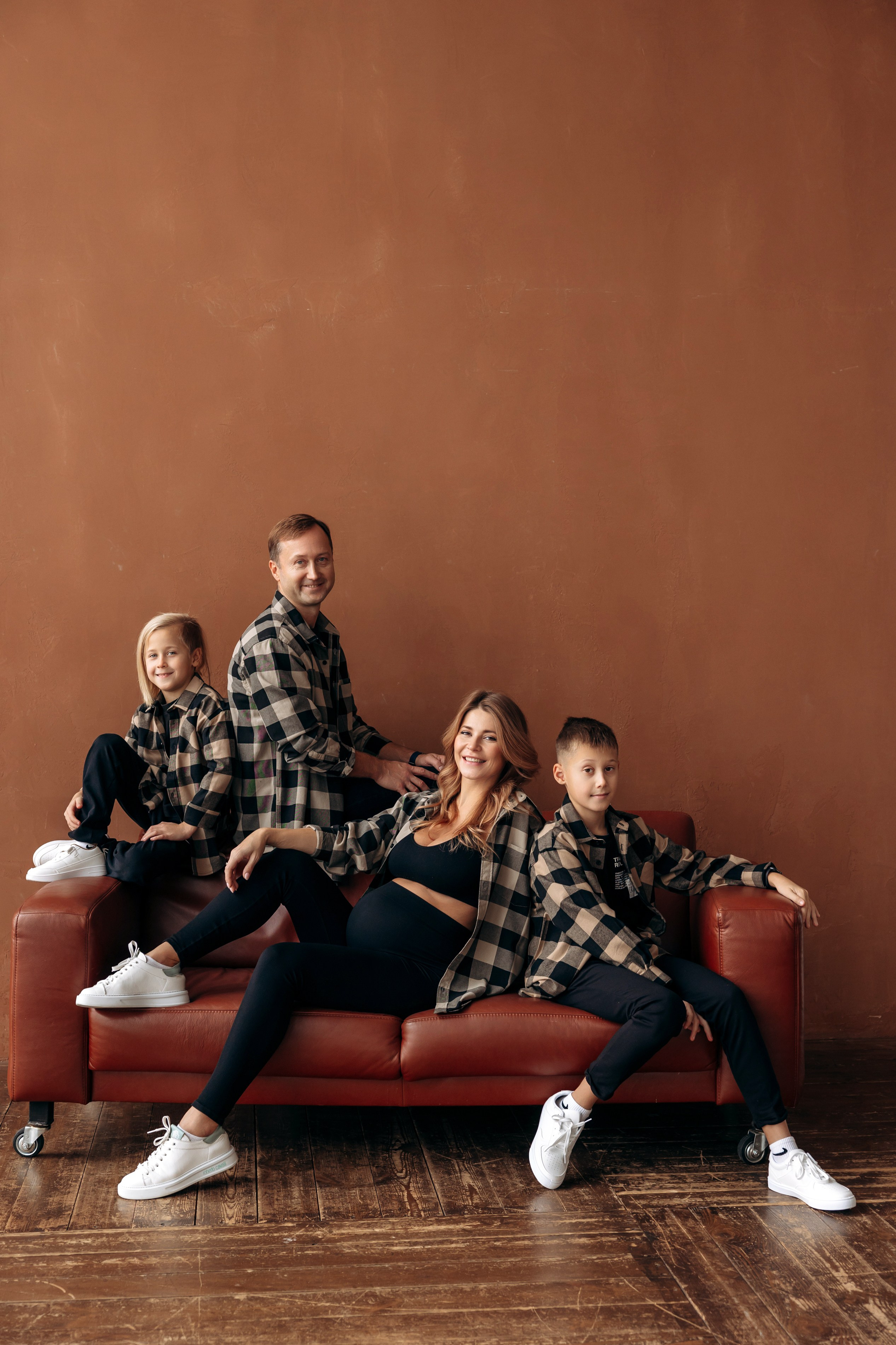 Валя и семья.В ожидании Владимира.Фотостудия Баланс. Фотограф в Калининграде свадебная фотография, репортажная, фотосессии