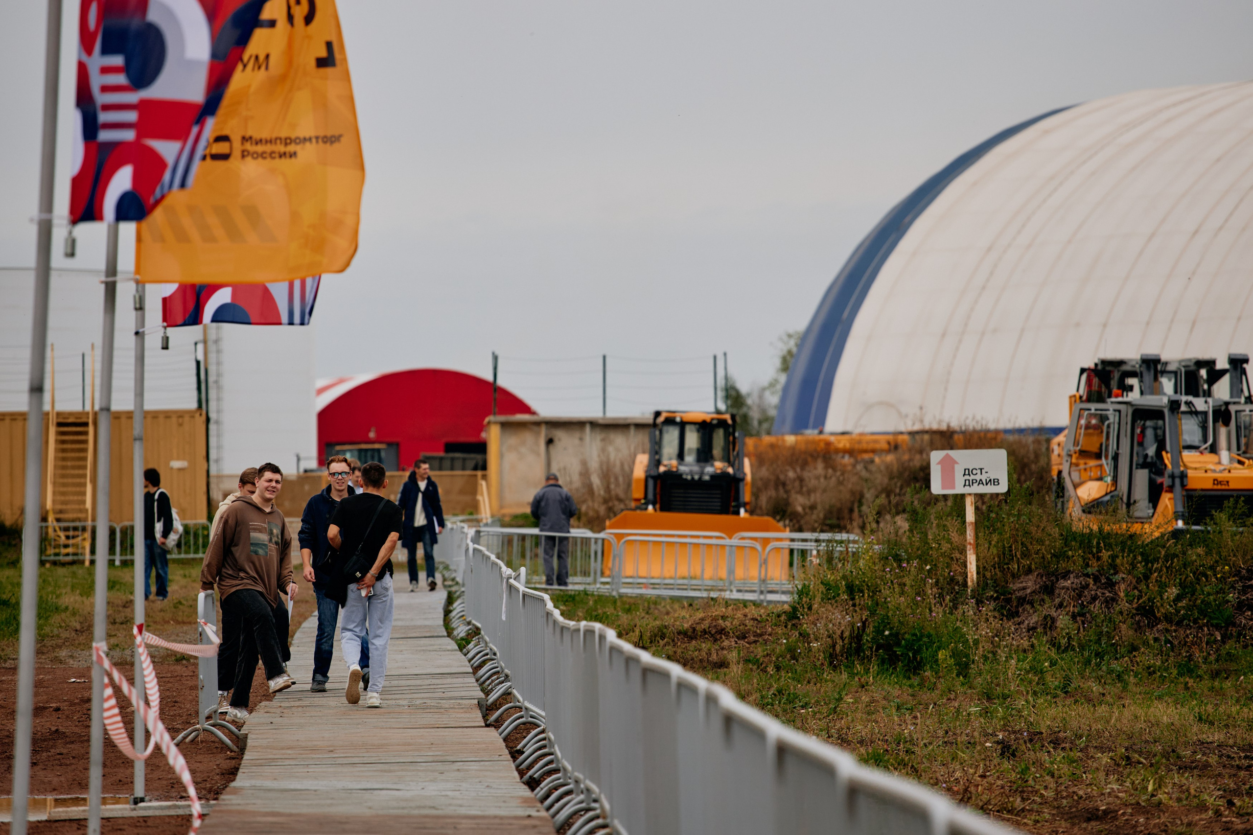 Форум СпецМашЭкспо. Выставка строительно-дорожной и специализированной техники. Фотограф из Челябинска Ника Варгот