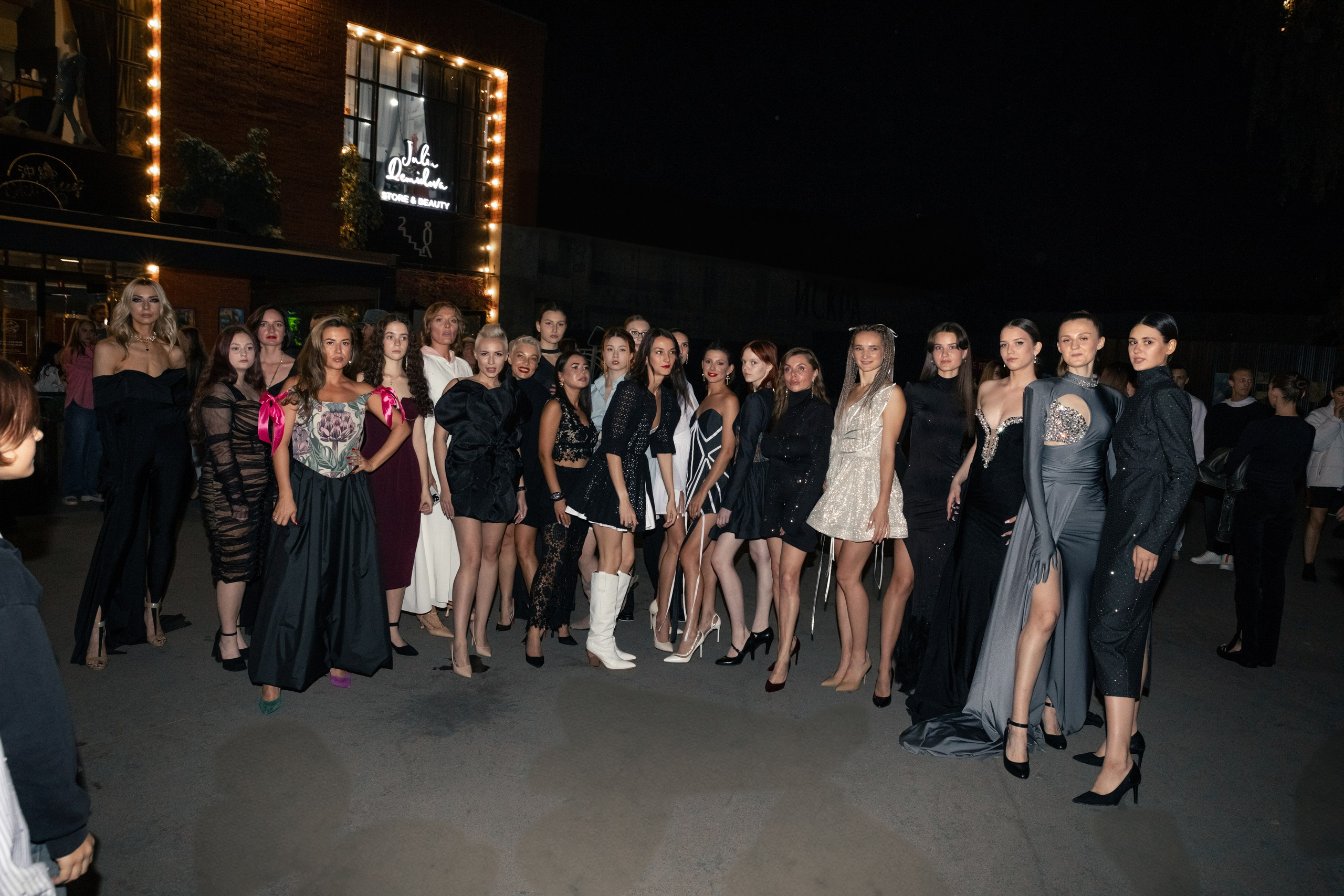 PODIGOO | Ночной Показ Тульских Брендов Одежды. Фотограф брендов и бизнеса в Москве Алексей Сентюрин