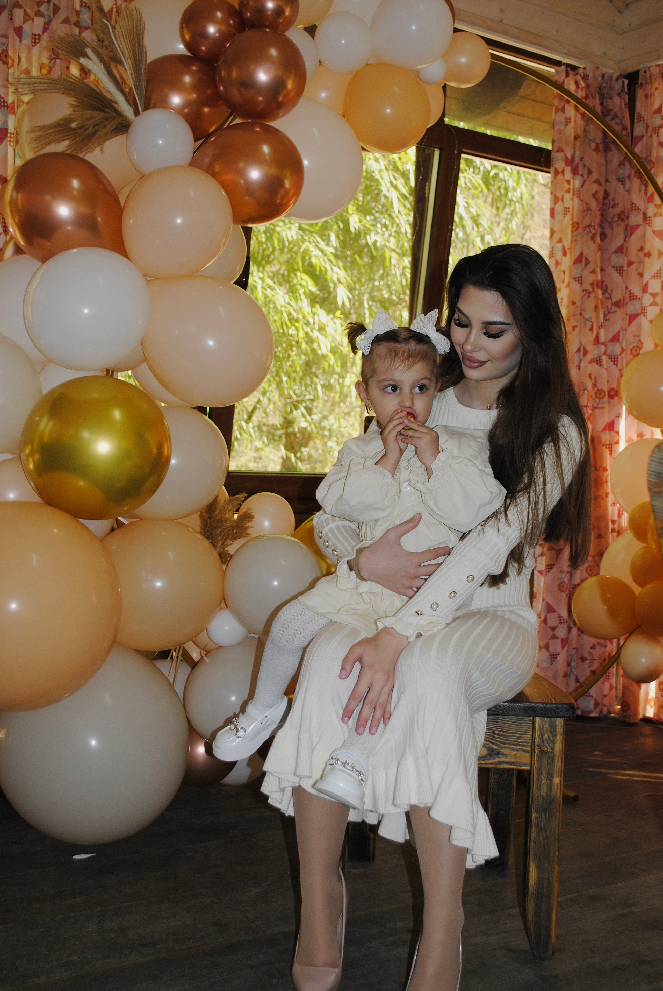 Настя Сьемка в кафе. Фотограф Мария Мусаелян