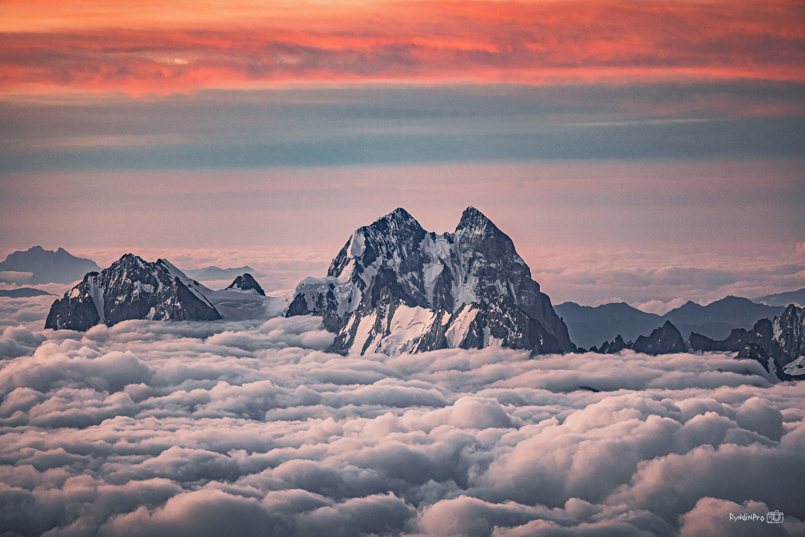 Восхождение на Эльбрус 26 августа 2023 Стремление. Репортажный фотограф в Краснодаре Рындин Дмитрий